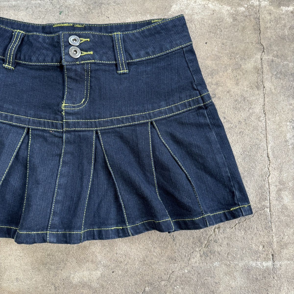 Vintage Vintage Y2K Clockhose Denim Mini Skirt Size 25" / US 0 / IT 36 - 3 Thumbnail