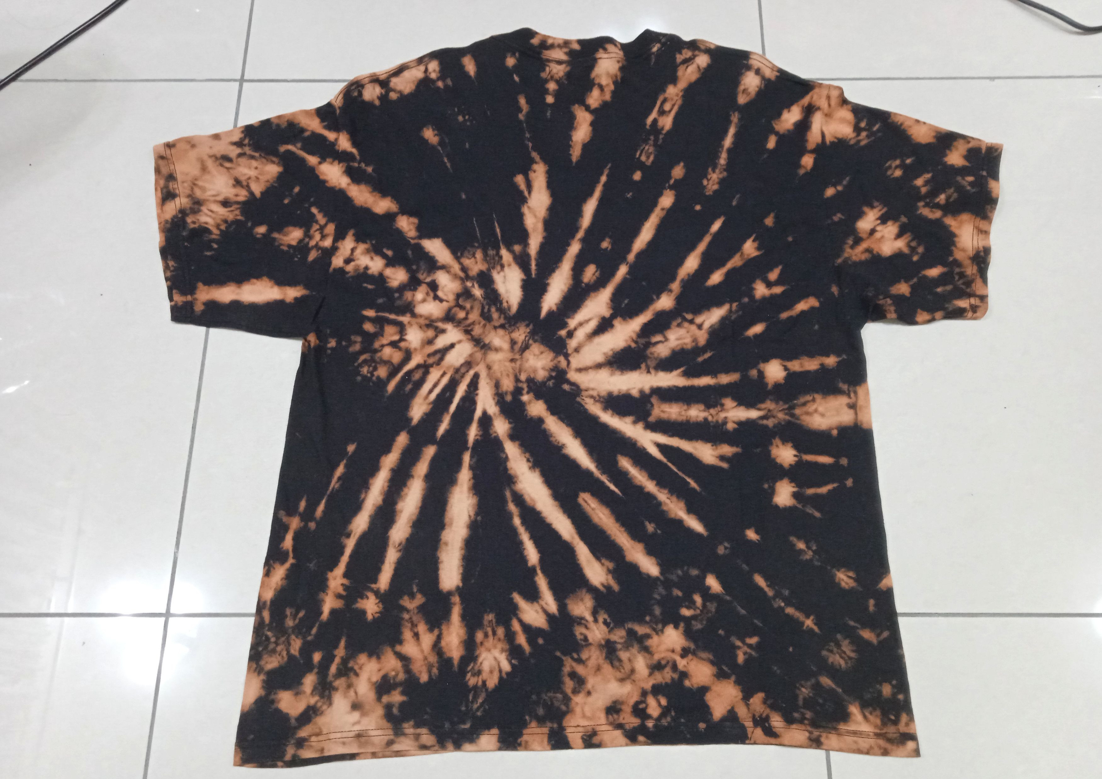 Vintage Vintage 2000s Halo 3 Tie Dye T Shirt XBOX Size US XL / EU 56 / 4 - 2 Thumbnail