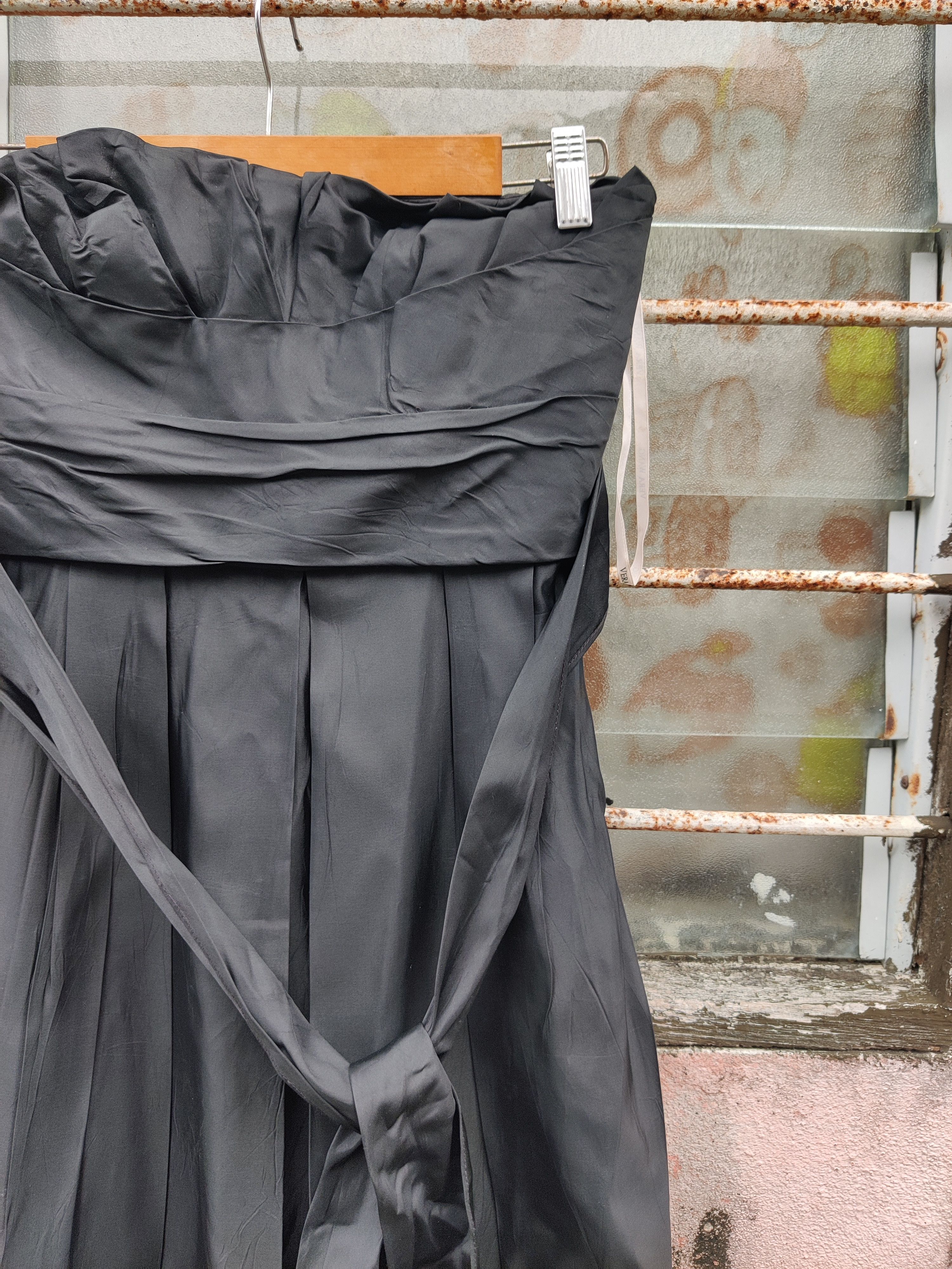 Vera Wang × Vintage Vintage Vera Wang Maids Bondage Wedding Skirt Size 26" / US 2 / IT 38 - 2 Thumbnail