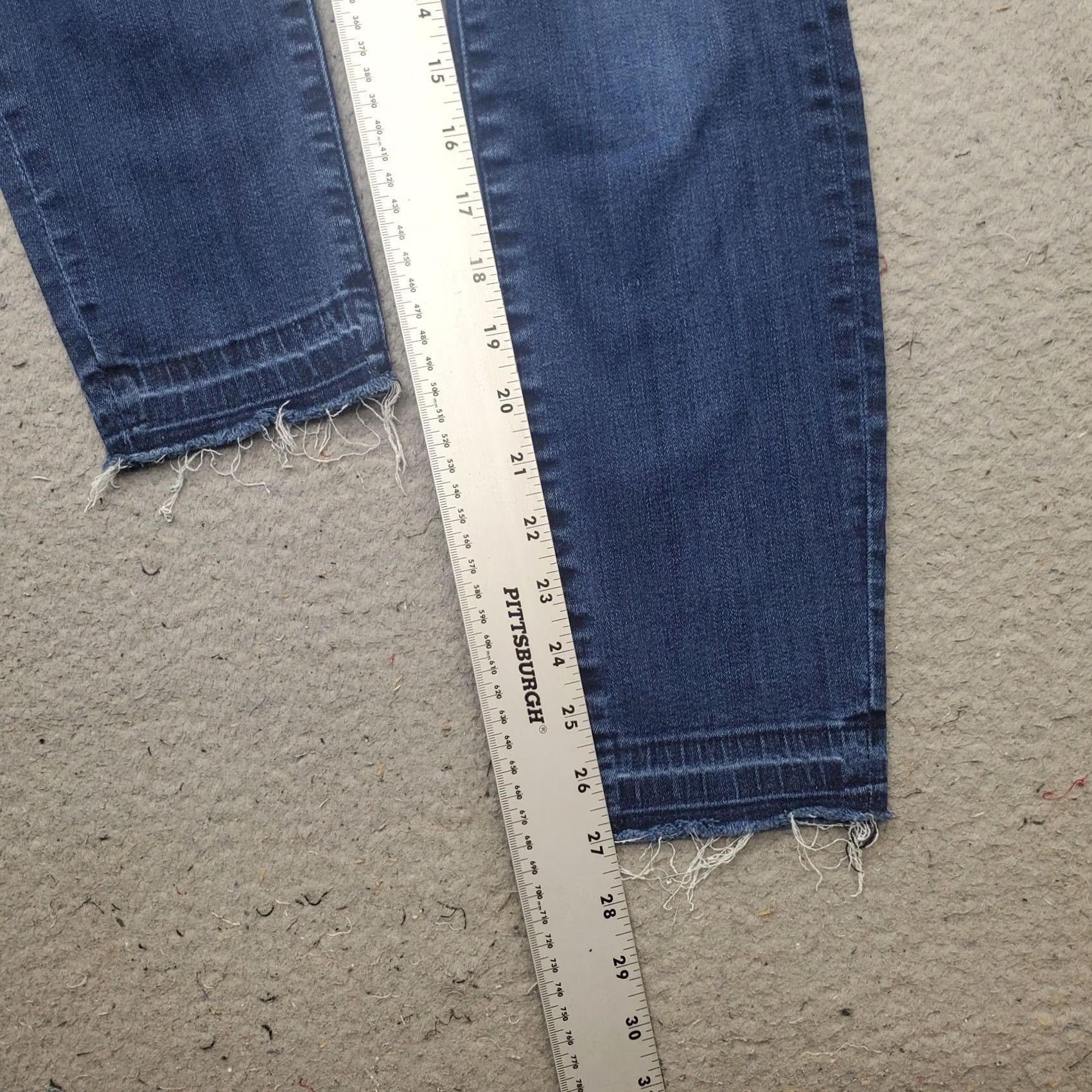 Vintage KUT from the Kloth Skinny Jeans Womens 4 Blue Denim Stretch Raw Hem 5-Pocket Size 27" / US 4 / IT 40 - 4 Thumbnail