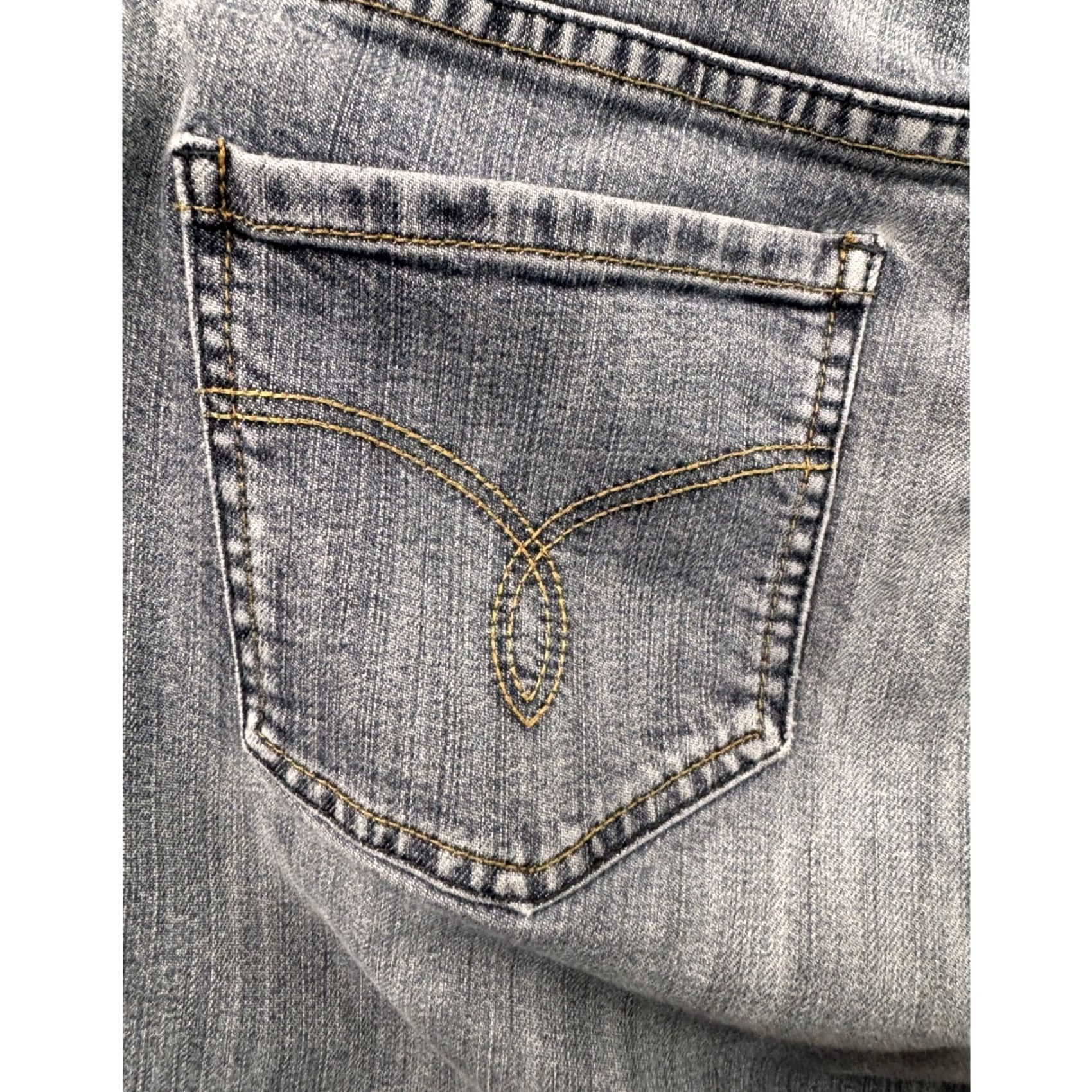 Vintage Chico's Denim Jeans Womens Size 2.5 Medium Gray Wash Straight Leg Zipper Detail Size 29" - 7 Thumbnail