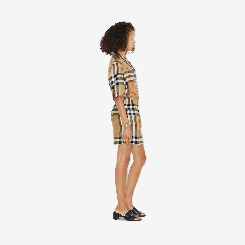 Burberry o1w1db10426 Check Silk Shorts in Multicolor Size 25" / US 0 / IT 36 - 3 Thumbnail