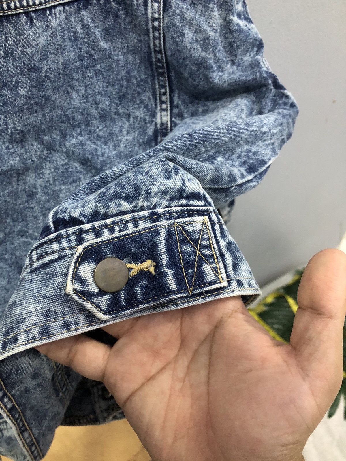 Japanese Brand × Vintage Vintage Stylish Sports Acid Wash Trucker Denim Jacket Size US M / EU 48-50 / 2 - 16 Thumbnail