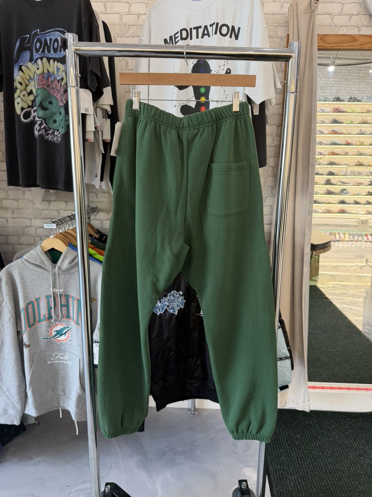 FELT FELT x Bricks & Wood “Butterfly Garden” Green Sweatpants Size US 32 / EU 48 - 2 Thumbnail