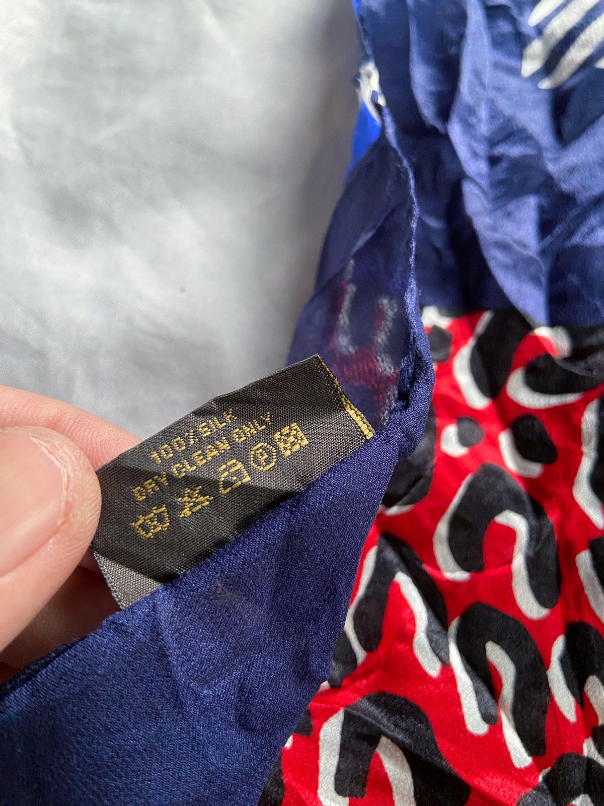 Louis Vuitton LOUIS VUITTON PATTERN SILK SCARF Size ONE SIZE - 20 Thumbnail