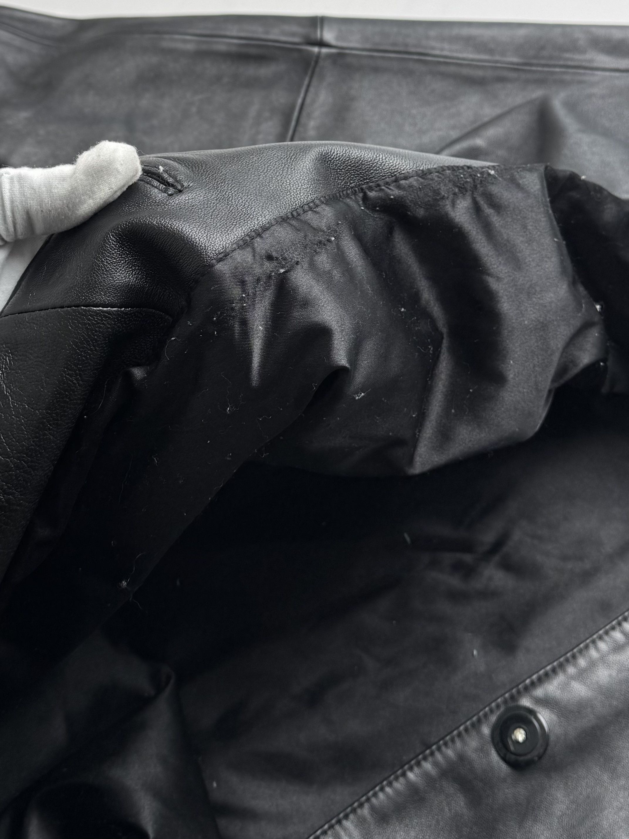 Vintage Vintage Black Leather Coat Long Button Up Shearling Collar Size L / US 10 / IT 46 - 11 Thumbnail