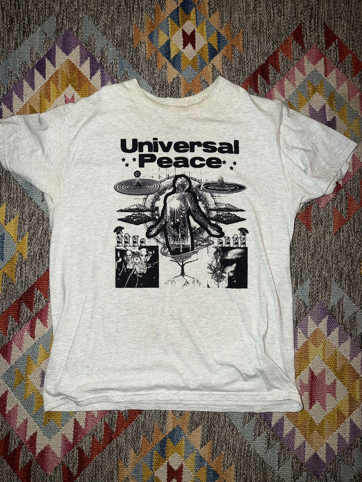 Other Awake Happy universal peace size large Size US L / EU 52-54 / 3 - 1 Thumbnail