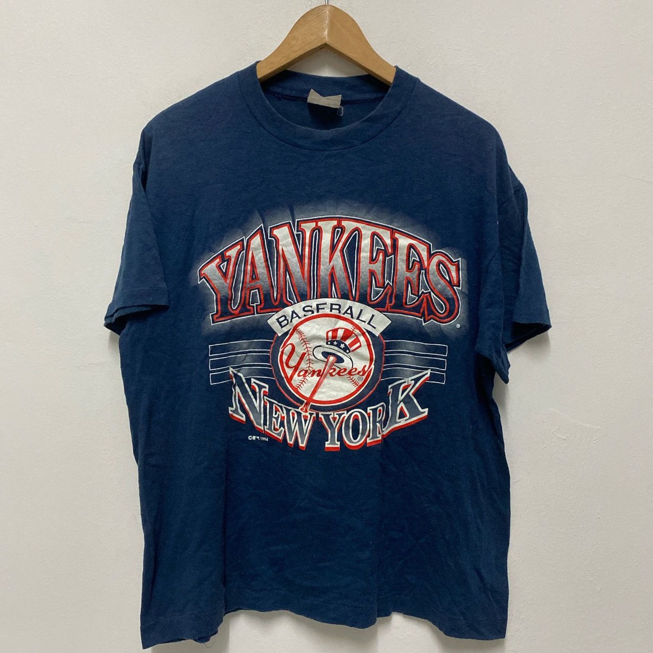 image of New York Yankees Bernie Williams T-Shirt in Blue, Men's (Size Large)