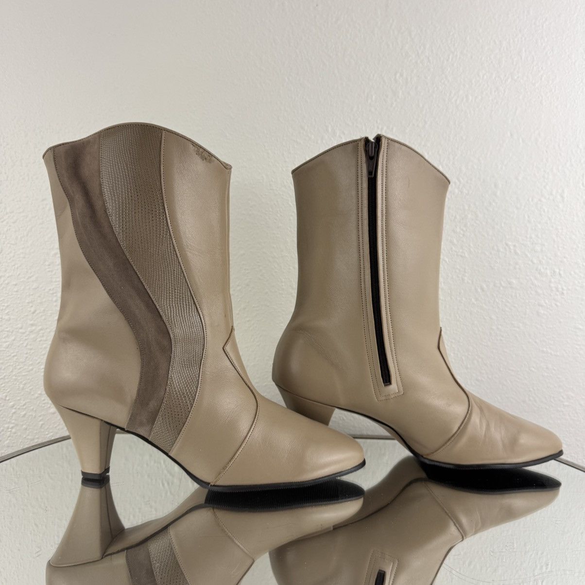 Vintage HILL & DALE Vintage 1970s Tan Beige Leather Ankle Boots Size US 9.5 / IT 39.5 - 3 Thumbnail