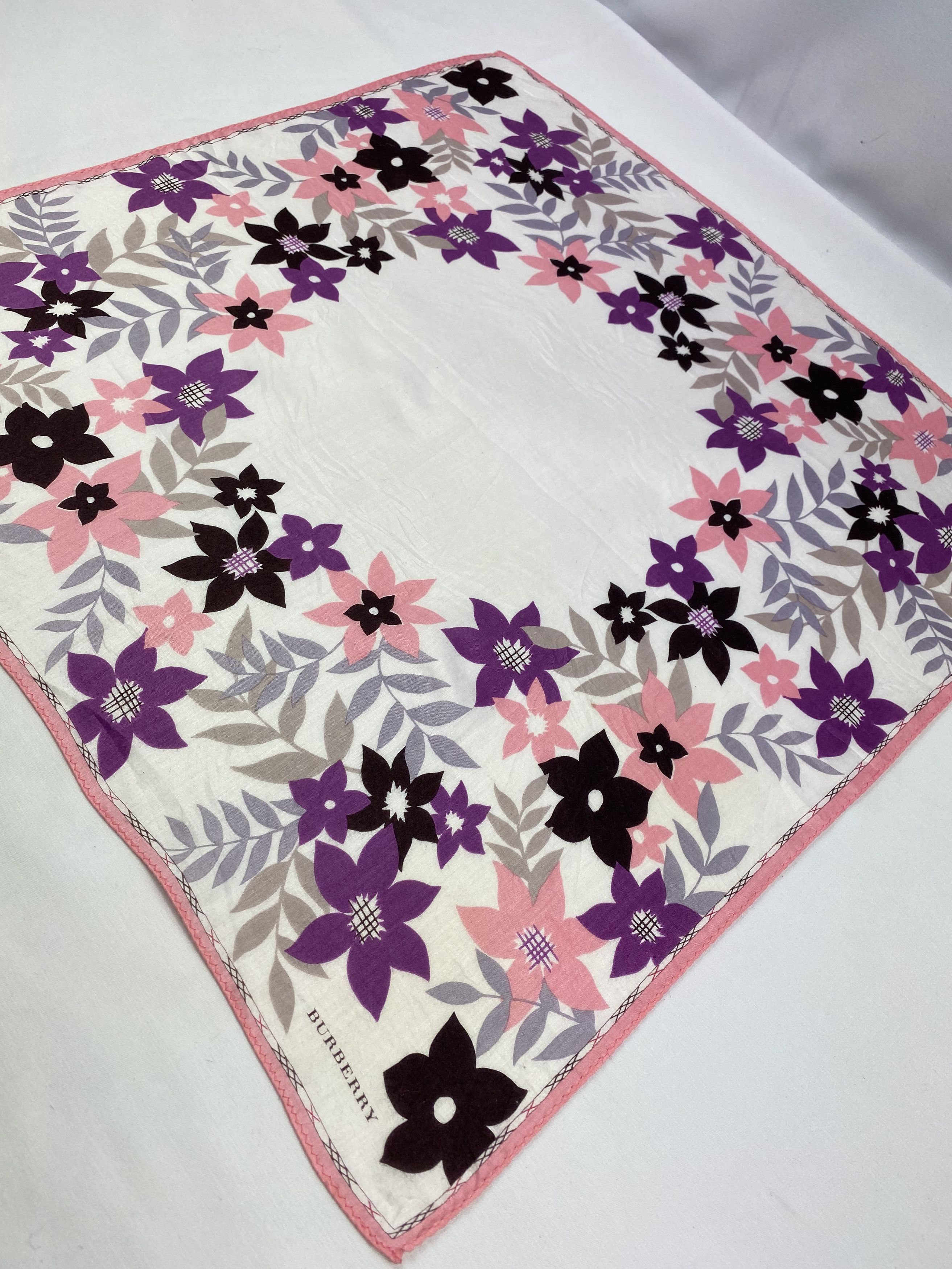 Burberry Burberry Handkerchief / Bandana / Neckerchief Size ONE SIZE - 4 Thumbnail