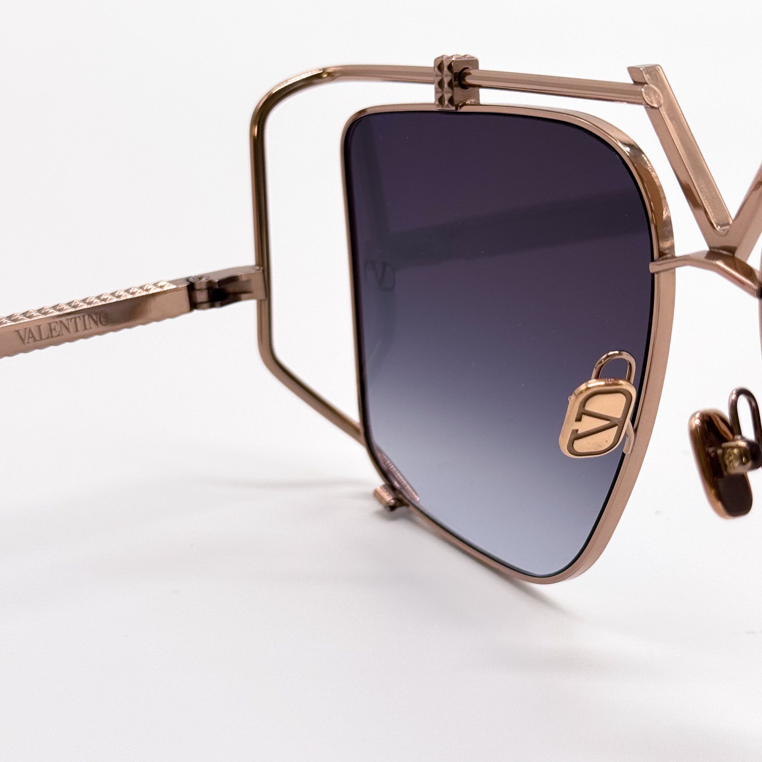 Valentino NEW VALENTINO V-LIGHT VLS-116A GREY TITANIUM SUNGLASSES Size ONE SIZE - 9 Thumbnail