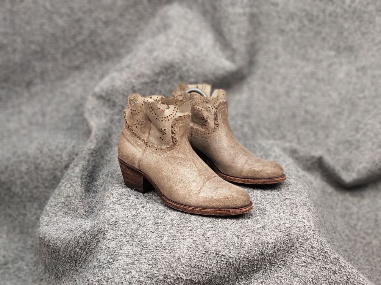 Cowboy Equipment Sendra Spanish Leather Ankle Western Women Beige Boots Size US 6 / IT 36 - 3 Thumbnail