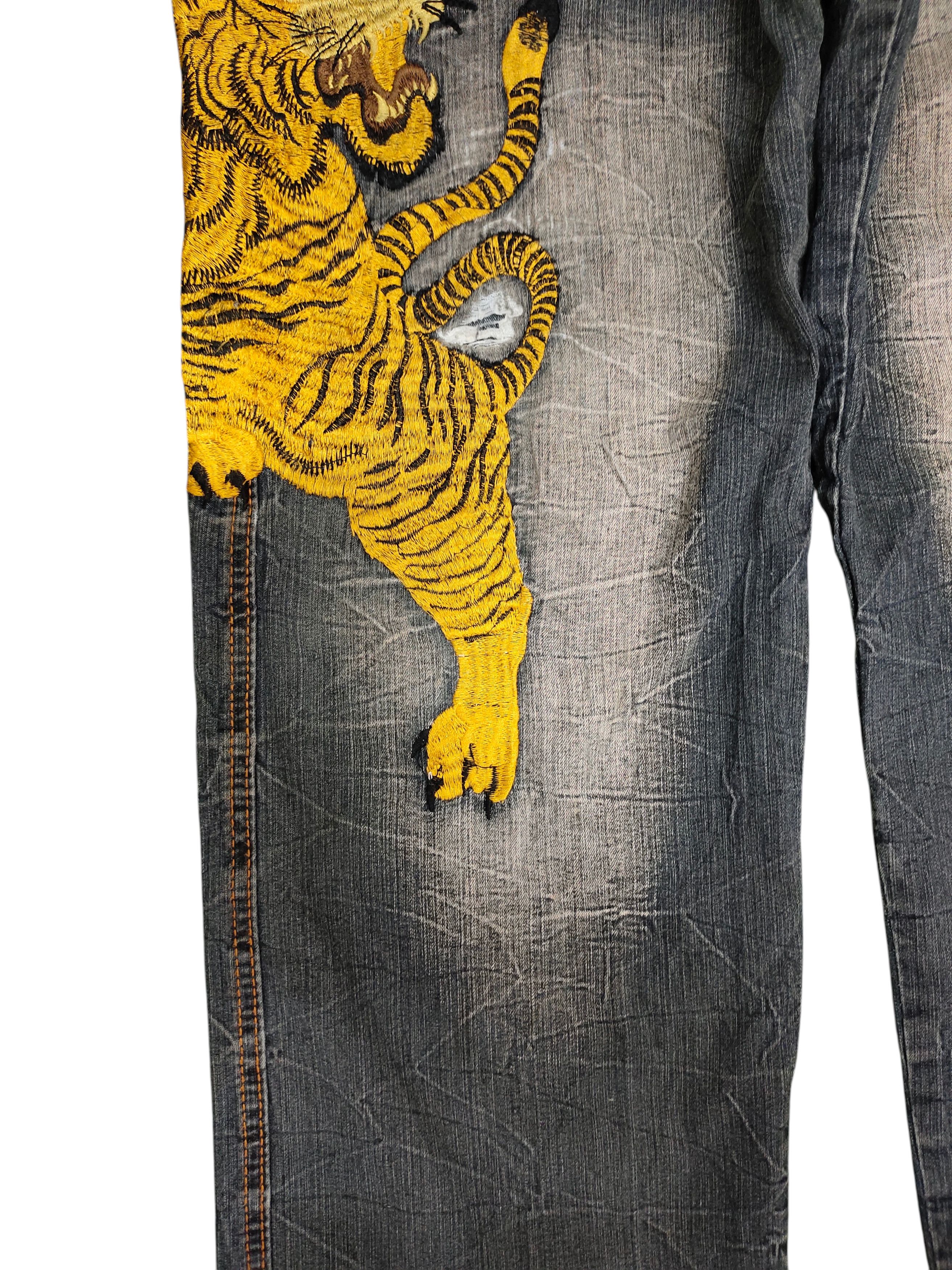 Karakuri Tamashii Vintage Sukajan Tiger Embroidered Distress Denim Jeans Size US 30 / EU 46 - 4 Thumbnail