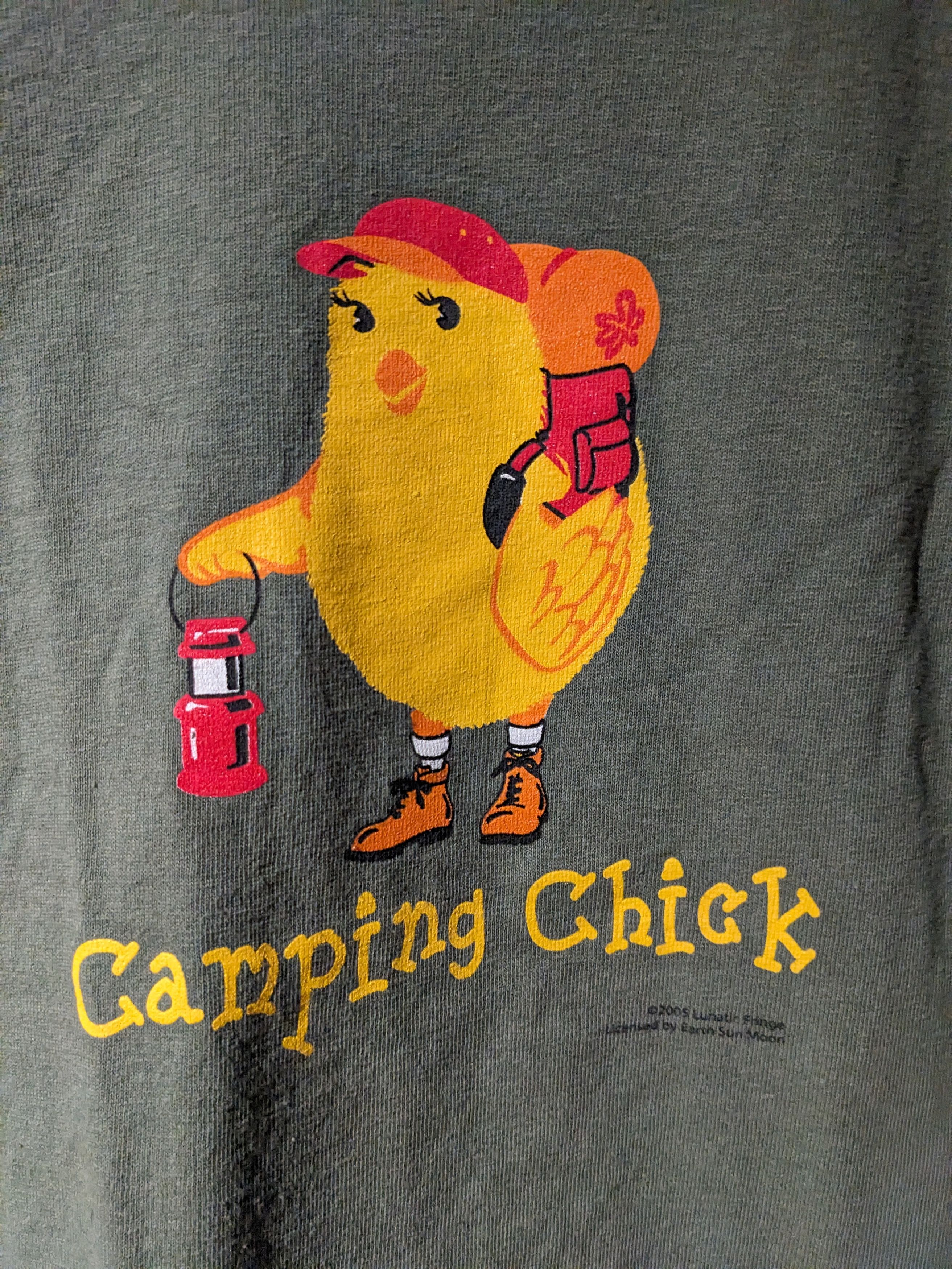 Gildan × Vintage Vintage 2005 Camping Chick Hiking Cute Center Logo T-Shirt Size US M / EU 48-50 / 2 - 2 Thumbnail