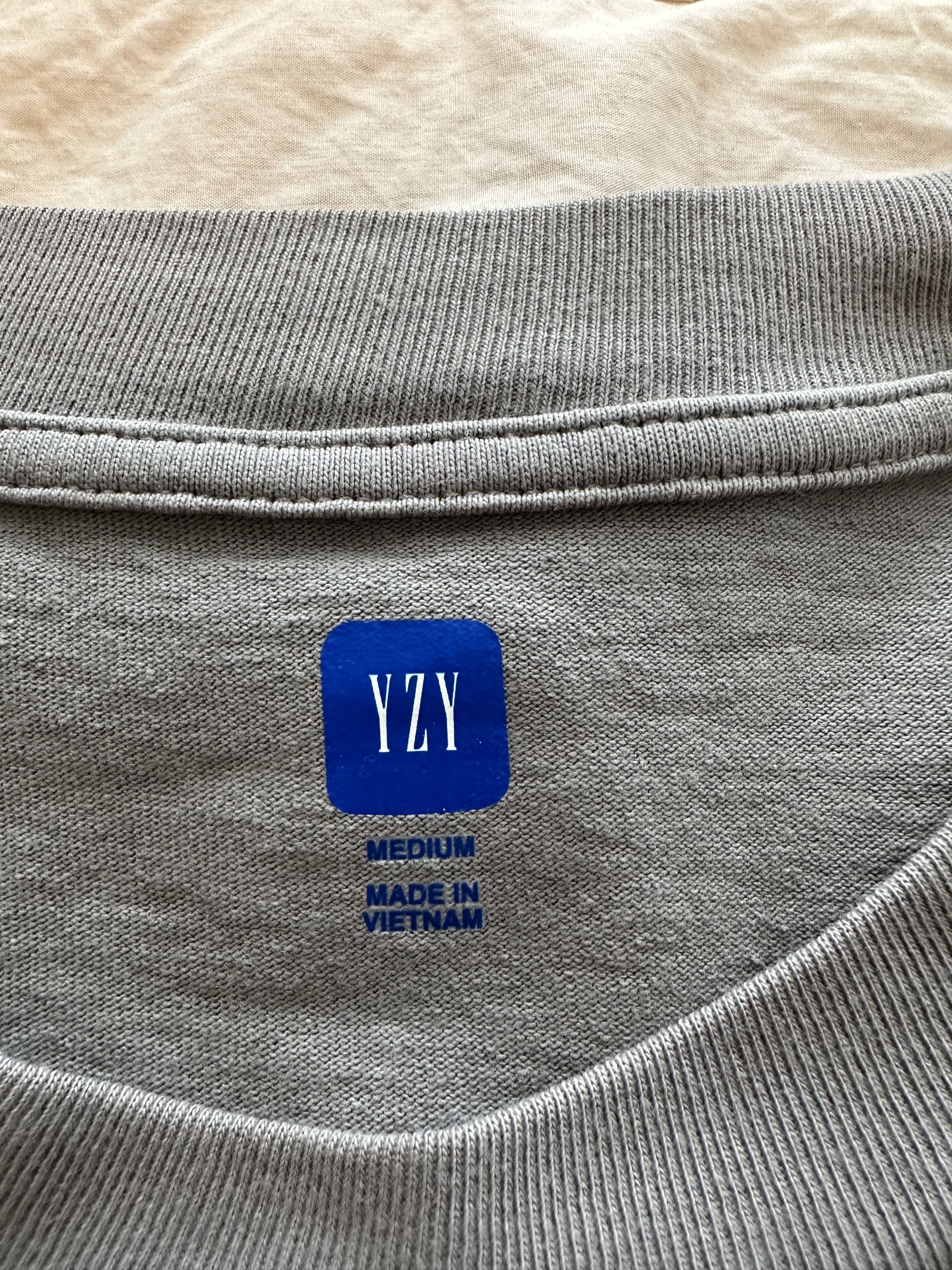 Balenciaga × Gap × Yeezy Yeezy Gap T-Shirt Light Grey Size Medium Size US M / EU 48-50 / 2 - 2 Thumbnail