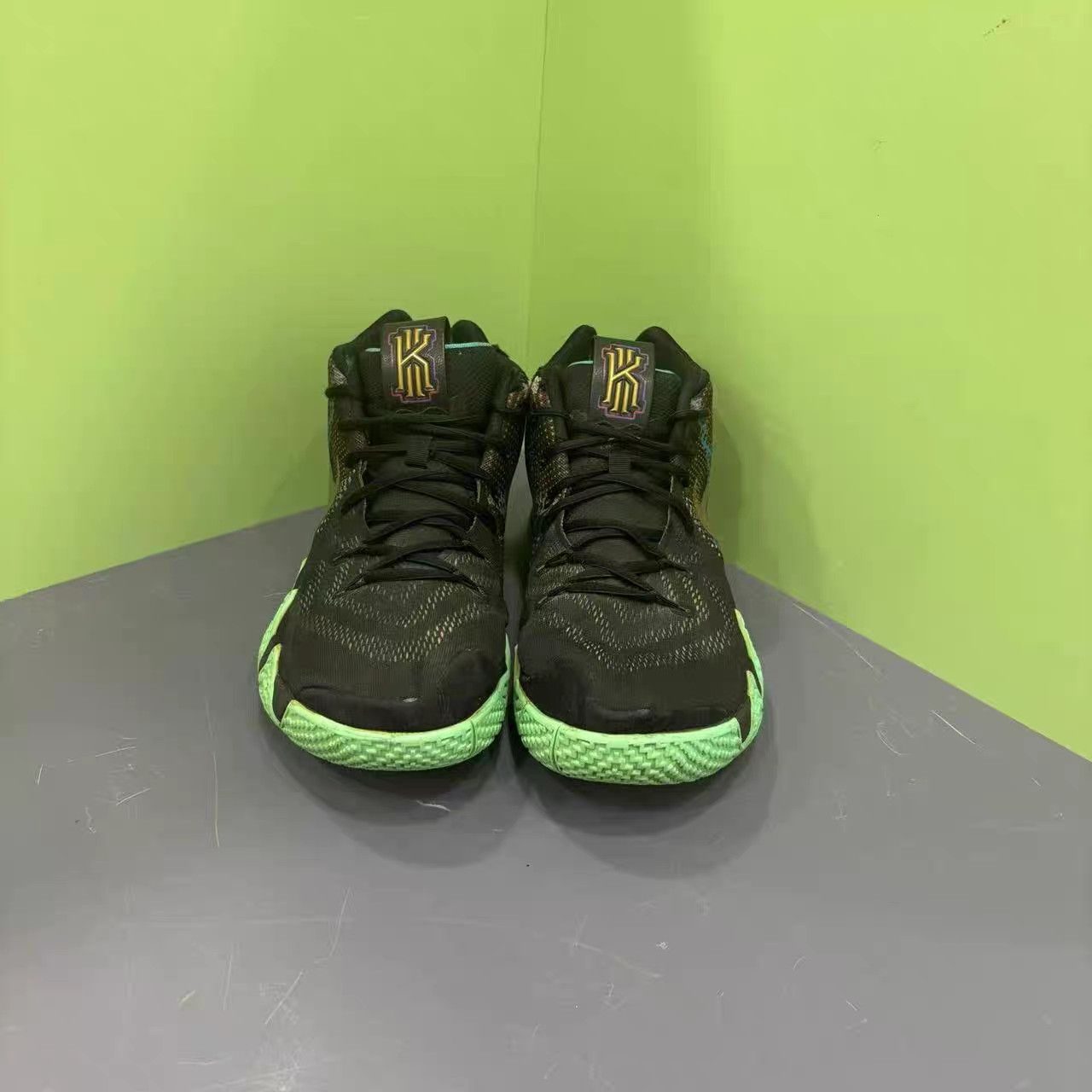 Nike Nike Kyrie 4 Mamba Mentality K15 Size US 10 / EU 43 - 2 Thumbnail