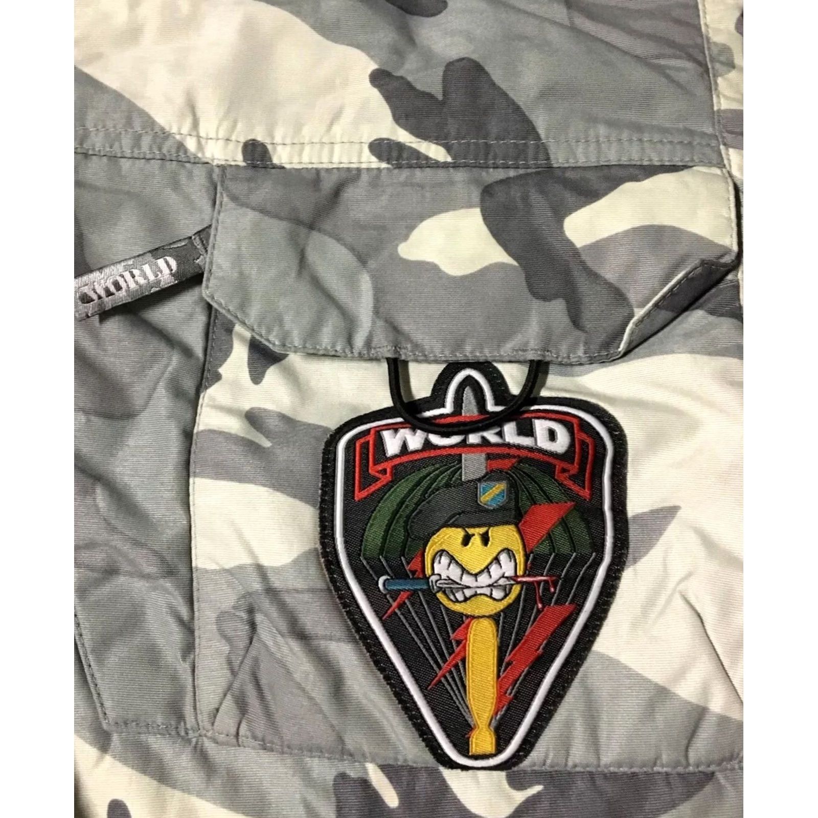 World Industries VINTAGE World Industries Snow Camo Pants Ski Skateboards S 90s Mens Size US 29 - 2 Thumbnail