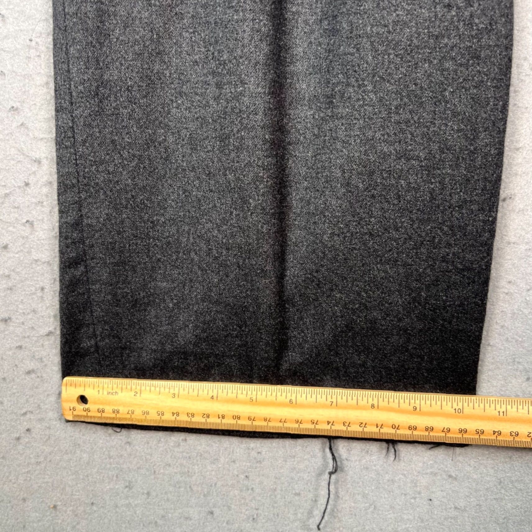 Armani VINTAGE Armani Collezioni Womens Gray Wool Wide-Leg Trousers Made In Italy Dress Pants Wool Pleated 27in Waist 24in Inseam Gray Womens Size 27" / US 4 / IT 40 - 7 Thumbnail