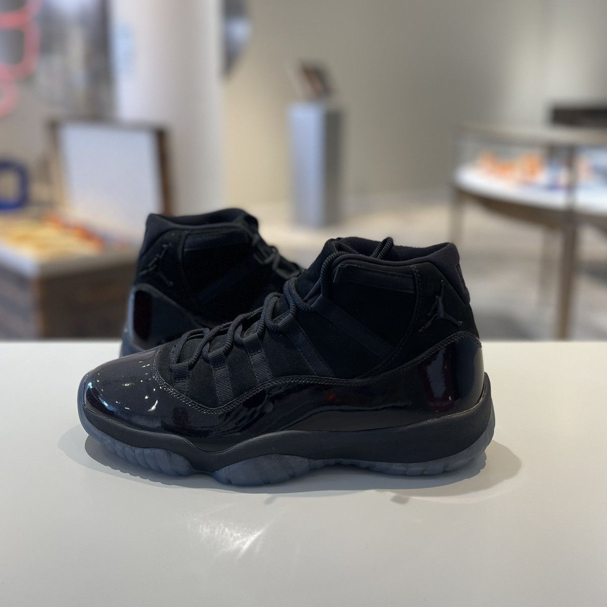 Nike Air Jordan 11 Retro Cap and Gown Size US 12 / EU 45 - 1 Thumbnail