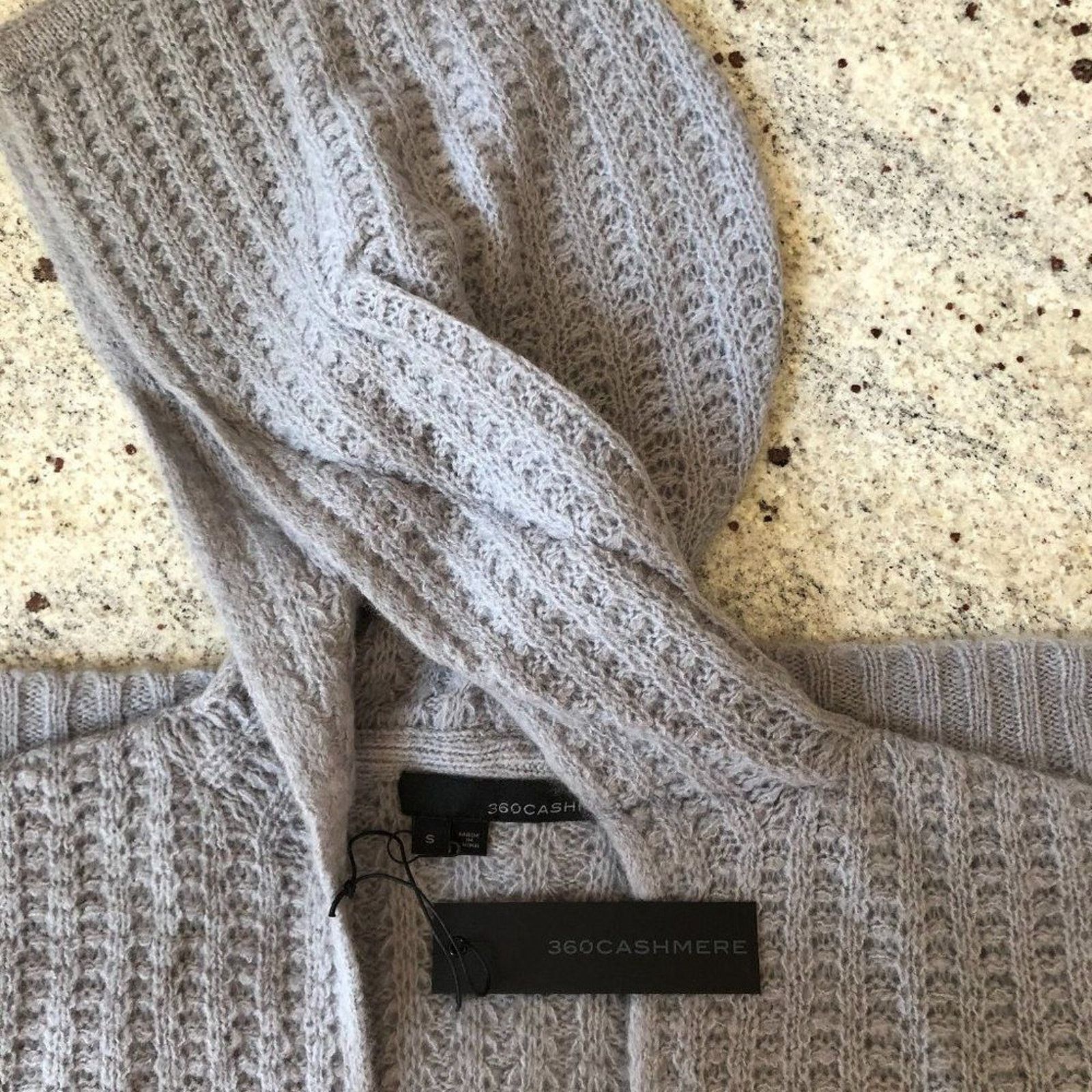 360Cashmere 360 Cashmere Naomi Ribbed Cashmere V-Neck Sweater Size S / US 4 / IT 40 - 6 Thumbnail