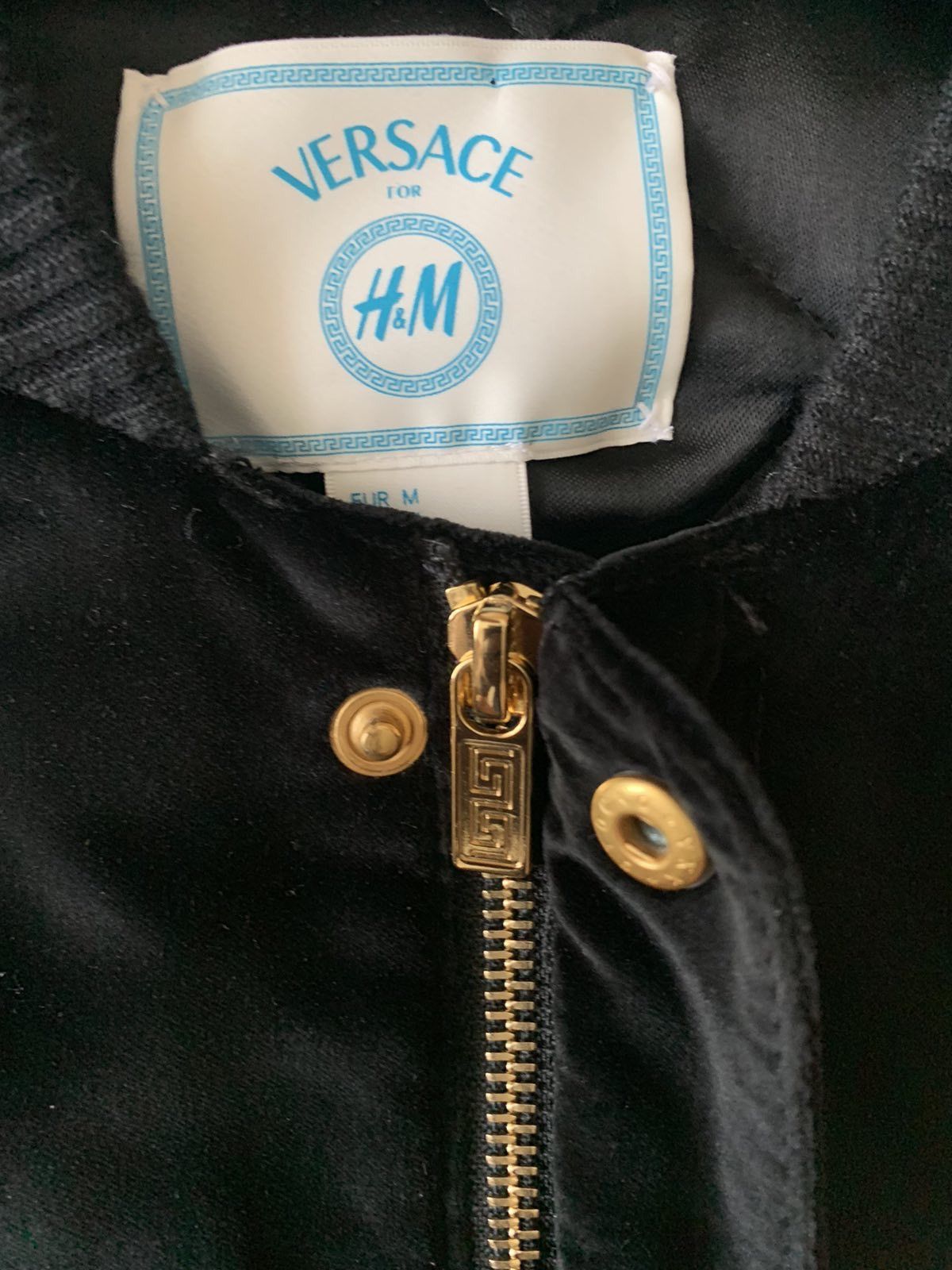 H&M × Versace 🔥🔥 Versace x H&M Velvet Baroque Jacket Size US M / EU 48-50 / 2 - 6 Thumbnail