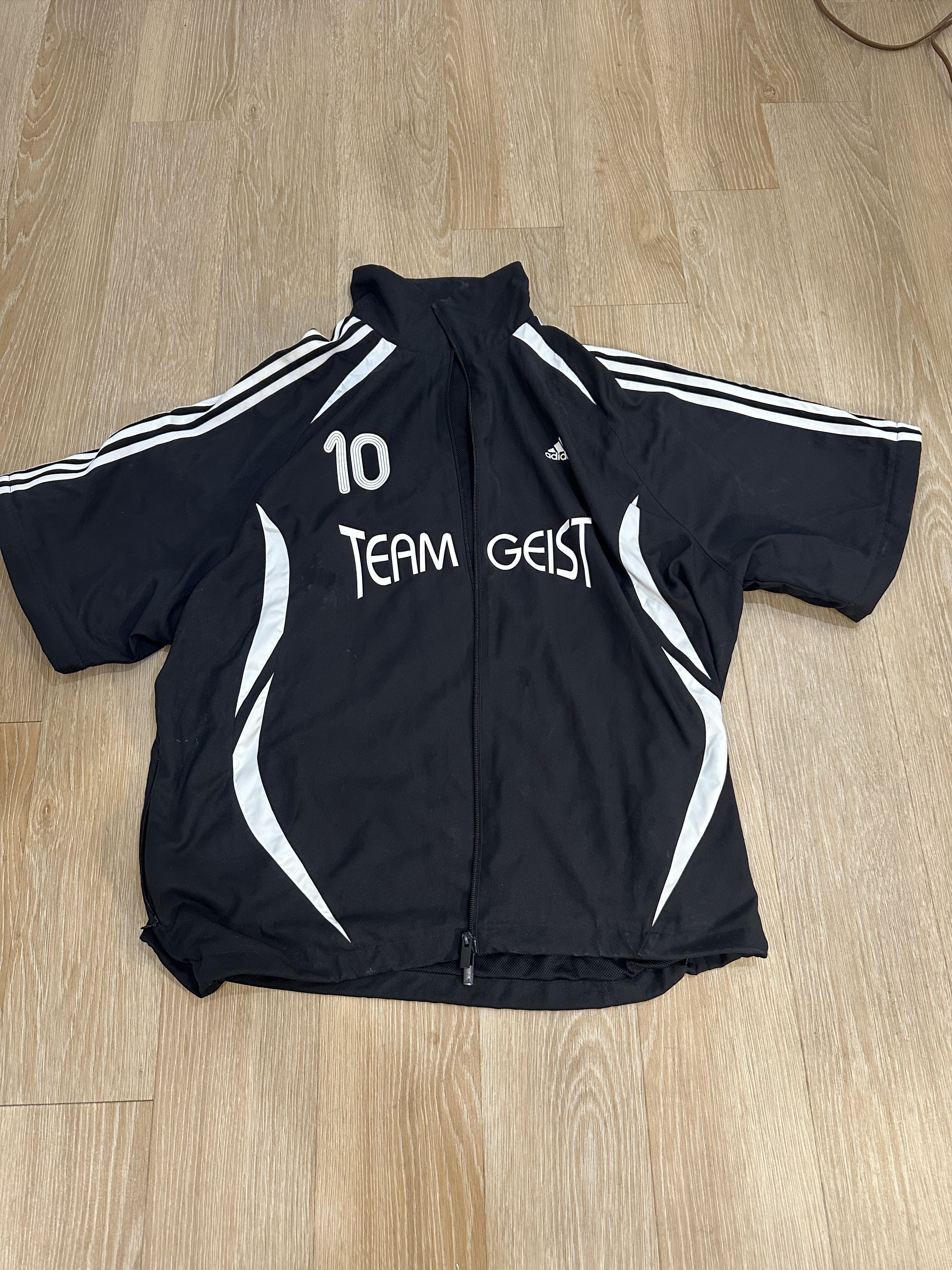 Adidas Adidas Teamgeist 2006 World Cup Short Sleeve Zip Jacket #10 Size US L / EU 52-54 / 3 - 1 Thumbnail