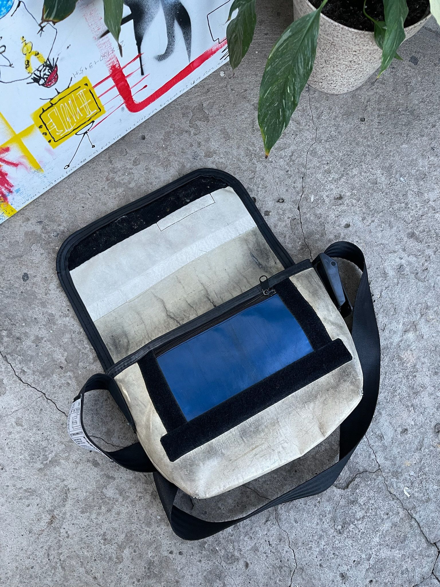 Freitag ♻️ Freitag Vintage Recycled Messenger Crossbody Mini Bag Size ONE SIZE - 10 Thumbnail