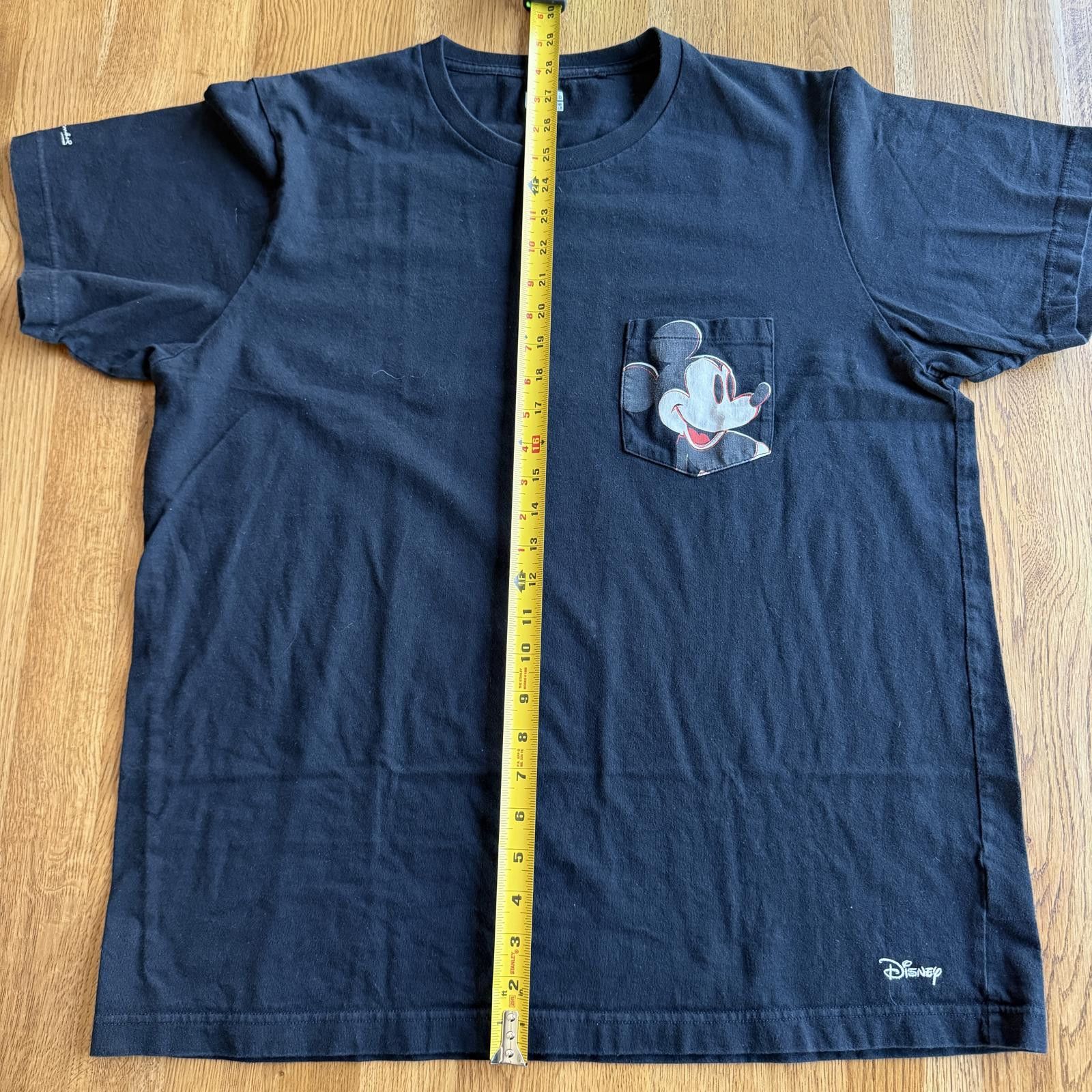 Uniqlo Uniqlo Disney Mickey Mouse Black Short Sleeve TShirt size XL Size US L / EU 52-54 / 3 - 3 Thumbnail