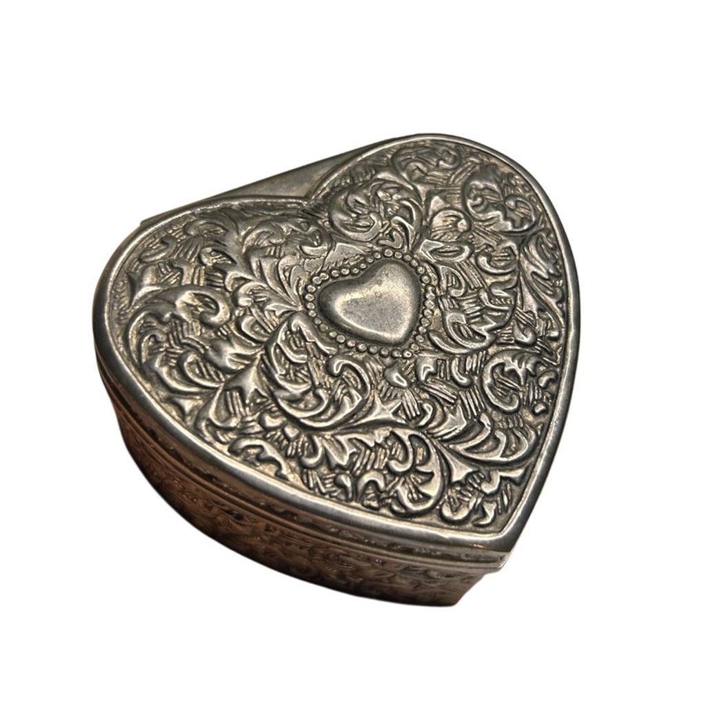 Vintage Vintage Silver Heart Jewelry Keepsake Box Coquette Size ONE SIZE - 5 Thumbnail