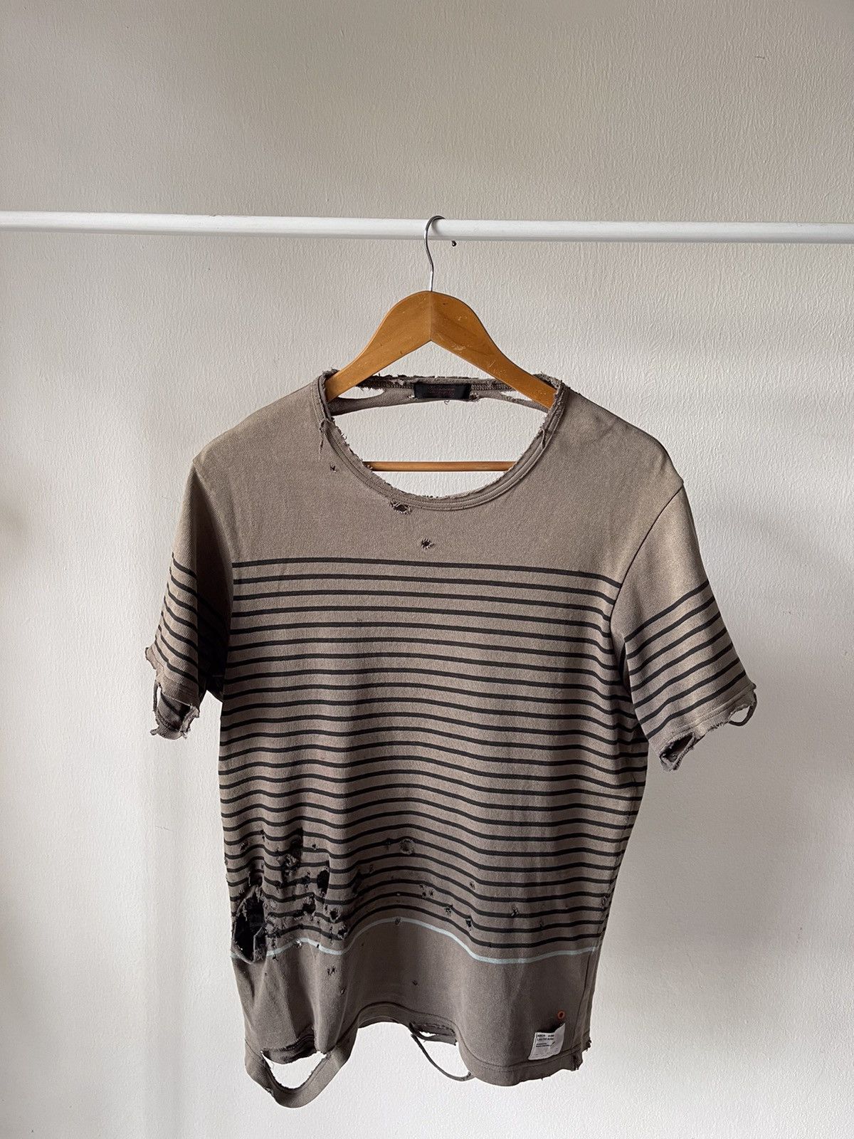 Undercover 2000s Undercover Trashed Tee Size US M / EU 48-50 / 2 - 4 Thumbnail