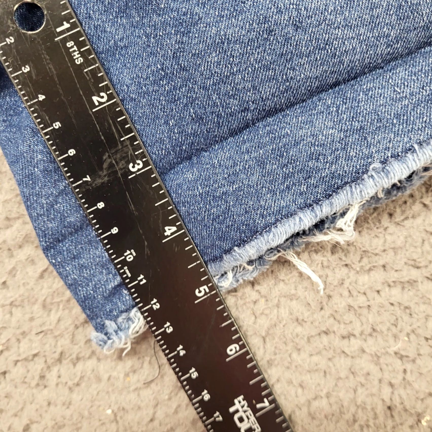 Levi's Levi's Signature Shorts Woman's 14 W32 Blue Denim Cut-Off Casual Womens Size 14 Blue Denim Comfort Stretch Pockets 5-Pocket Design Modern Size 36" / US 14 / IT 50 - 6 Thumbnail