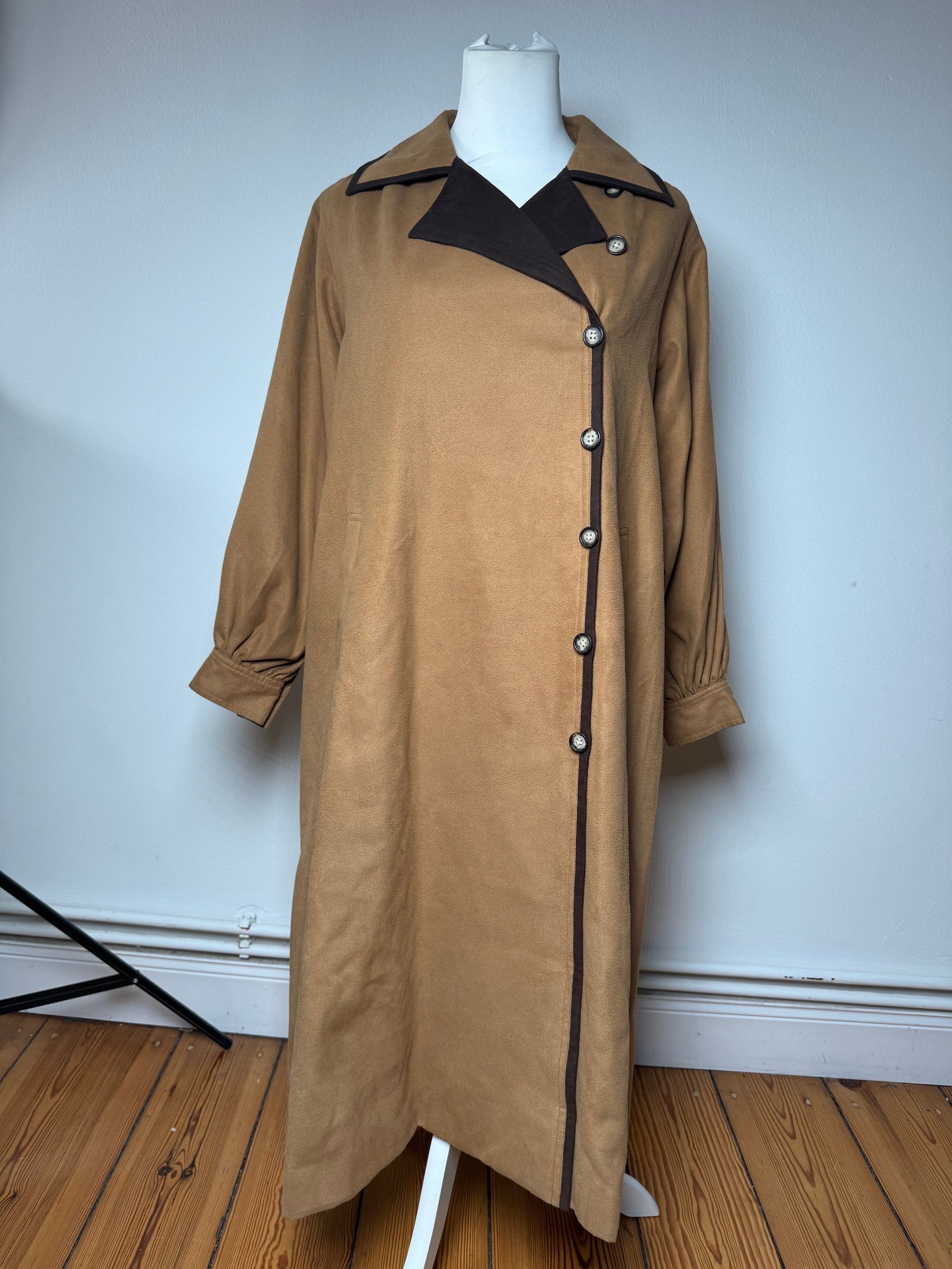 Other Vintage Yves Saint Laurent Suede Coat Camel M Size M / US 6-8 / IT 42-44 - 1 Thumbnail