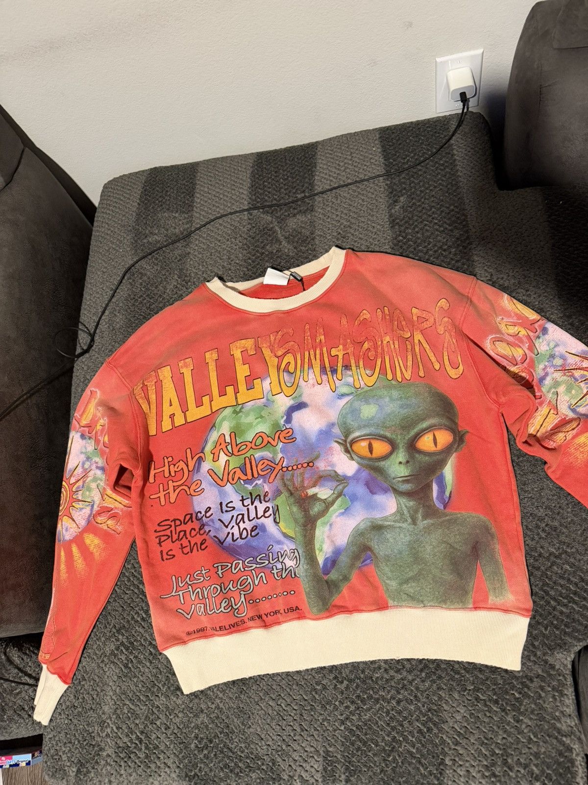 Vale Vale forever red Alien crewneck Size US L / EU 52-54 / 3 - 1 Thumbnail