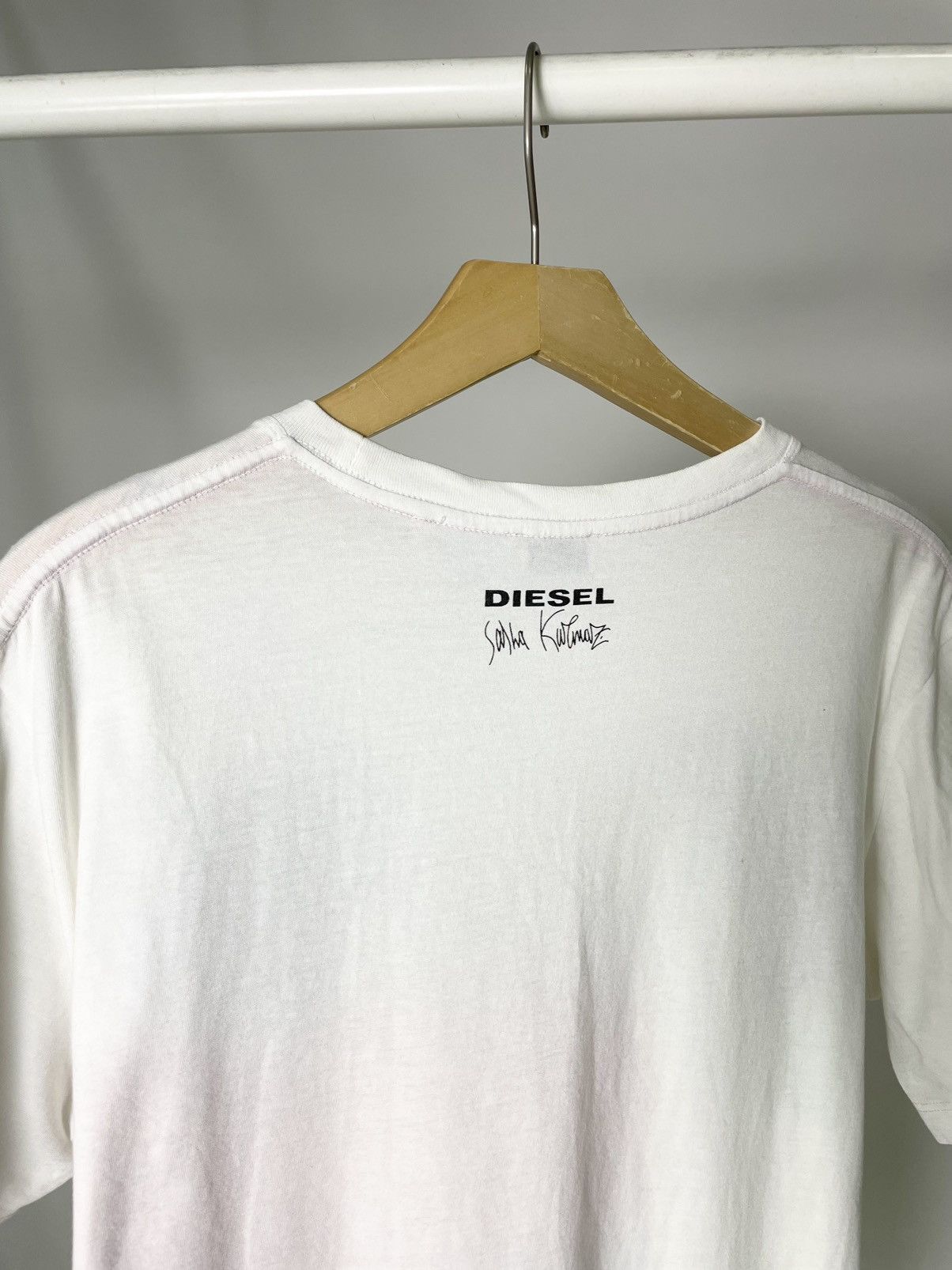 Diesel DIESEL x Sasha Kurmaz Art naked girl sprays graffiti tee Size US M / EU 48-50 / 2 - 11 Thumbnail