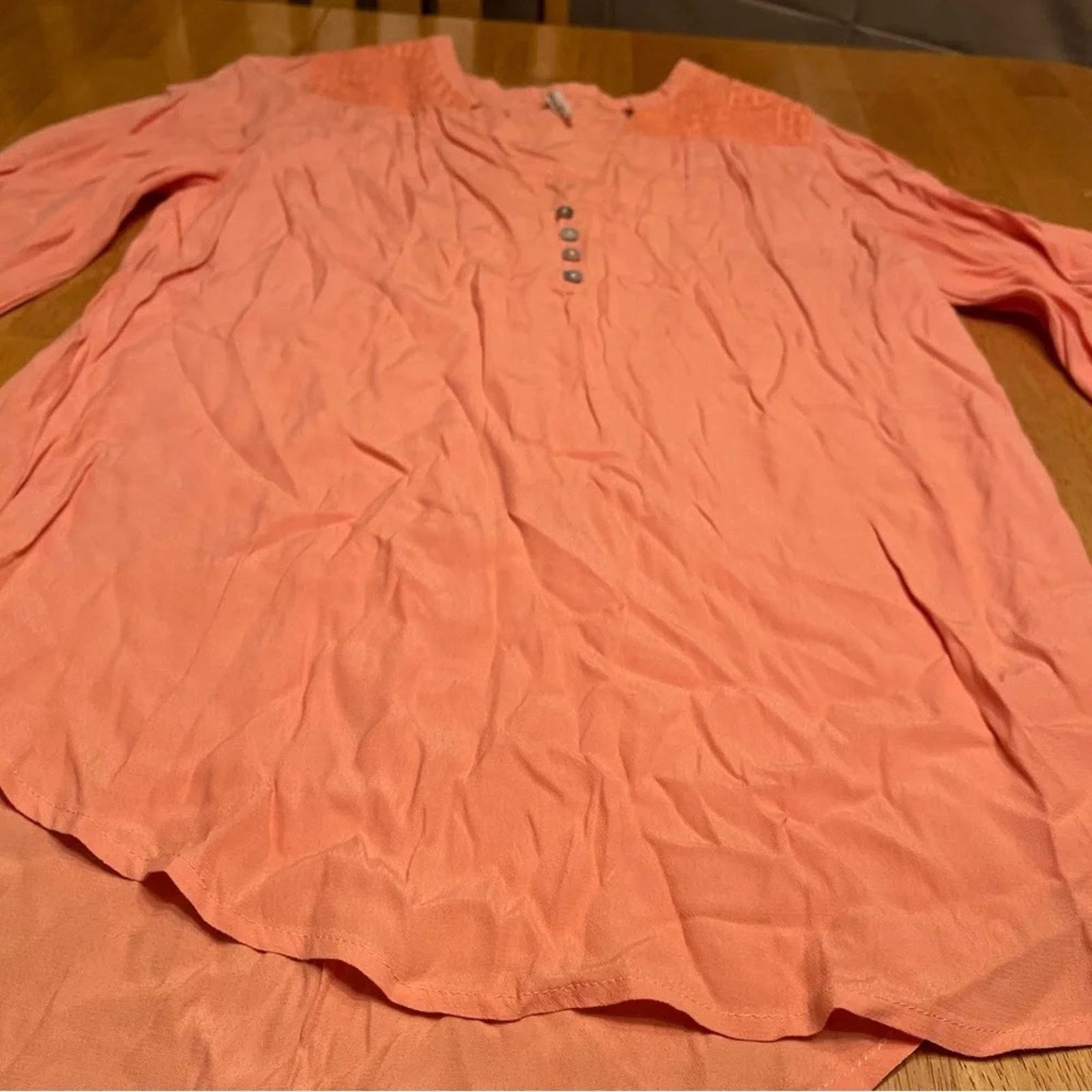 The Unbranded Brand Love Marks blouse, size Small Size S / US 4 / IT 40 - 2 Thumbnail