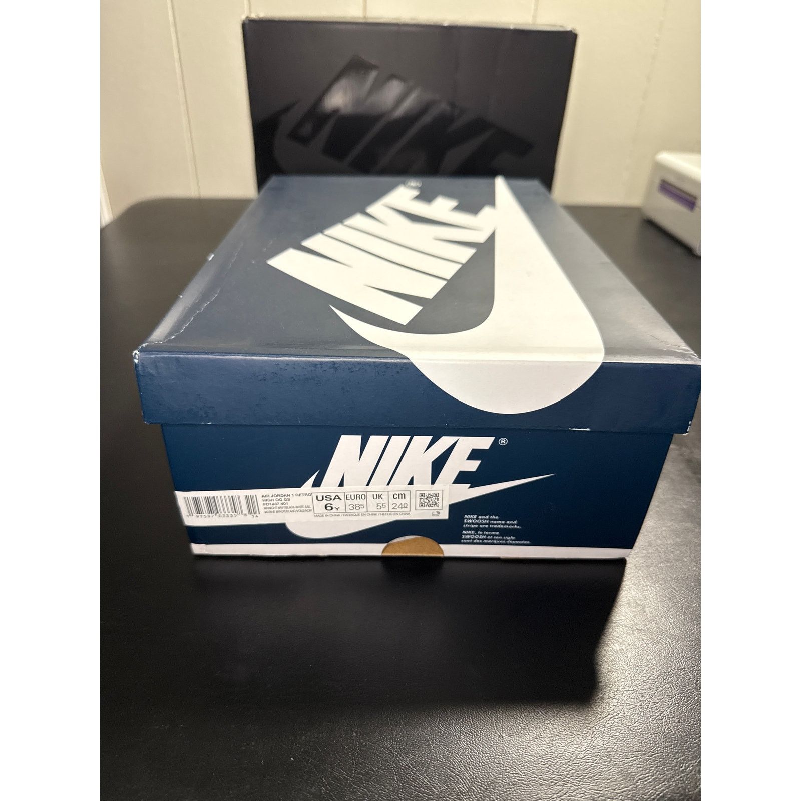 Jordan Brand Air Jordan 1 Retro High OG "Midnight Navy" Size 6Y NEW Size US 6 / EU 39 - 5 Thumbnail
