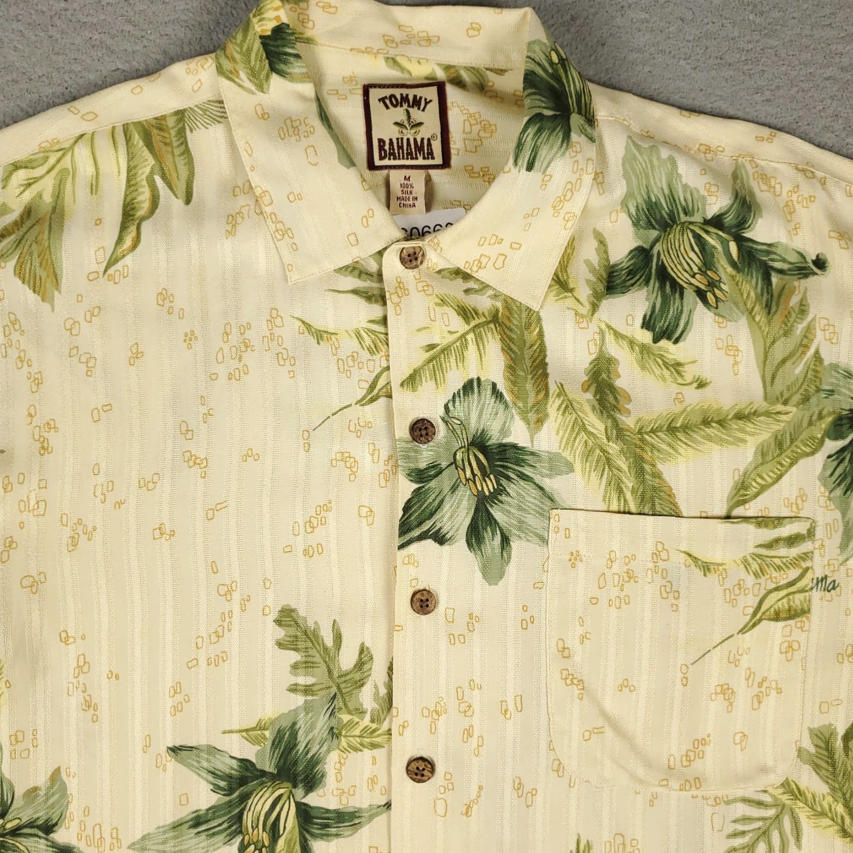 Tommy Bahama VINTAGE Tommy Bahama Silk Hawaiian Shirt Mens Medium Short Sleeve Ivory Floral Tropical Size US M / EU 48-50 / 2 - 2 Thumbnail