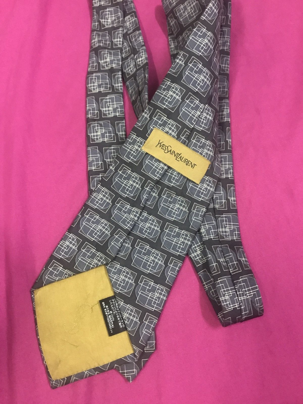 Designer × Yves Saint Laurent yves saint laurent ysl men's vintage 100% silk nectieTIE Size ONE SIZE - 1 Thumbnail