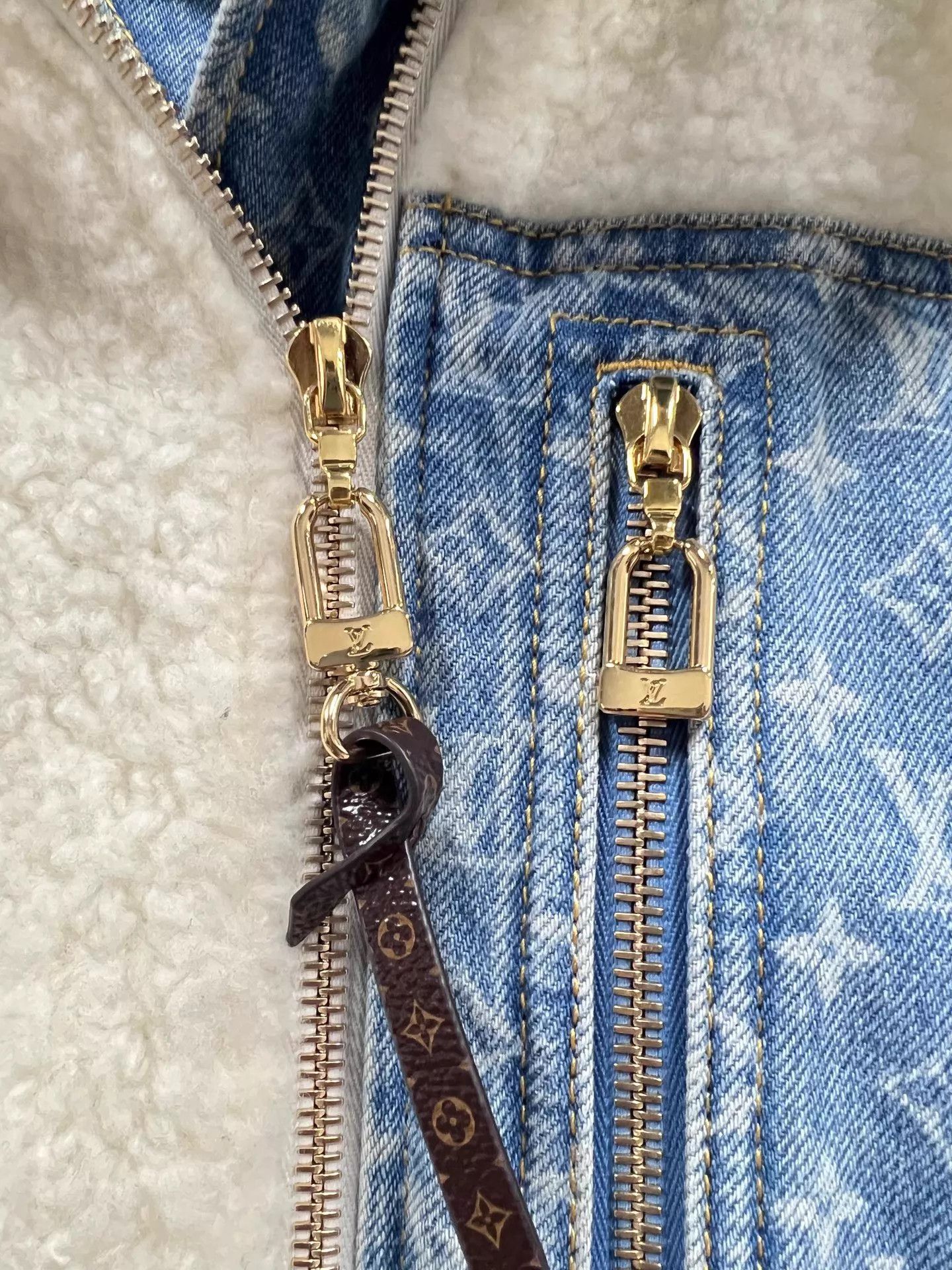 Louis Vuitton LV 26 New Ski Hooded Teddy Jacket Women's 36 NWT Size XS / US 0-2 / IT 36-38 - 6 Thumbnail