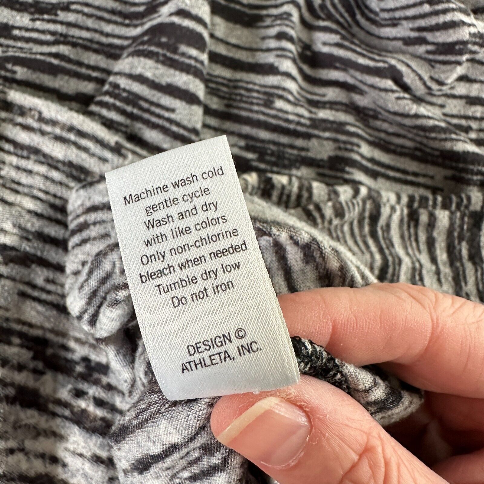 Athleta Athleta Black Gray Striped Burnout Scoop Cap Sleeve Top Med Size M / US 6-8 / IT 42-44 - 10 Thumbnail