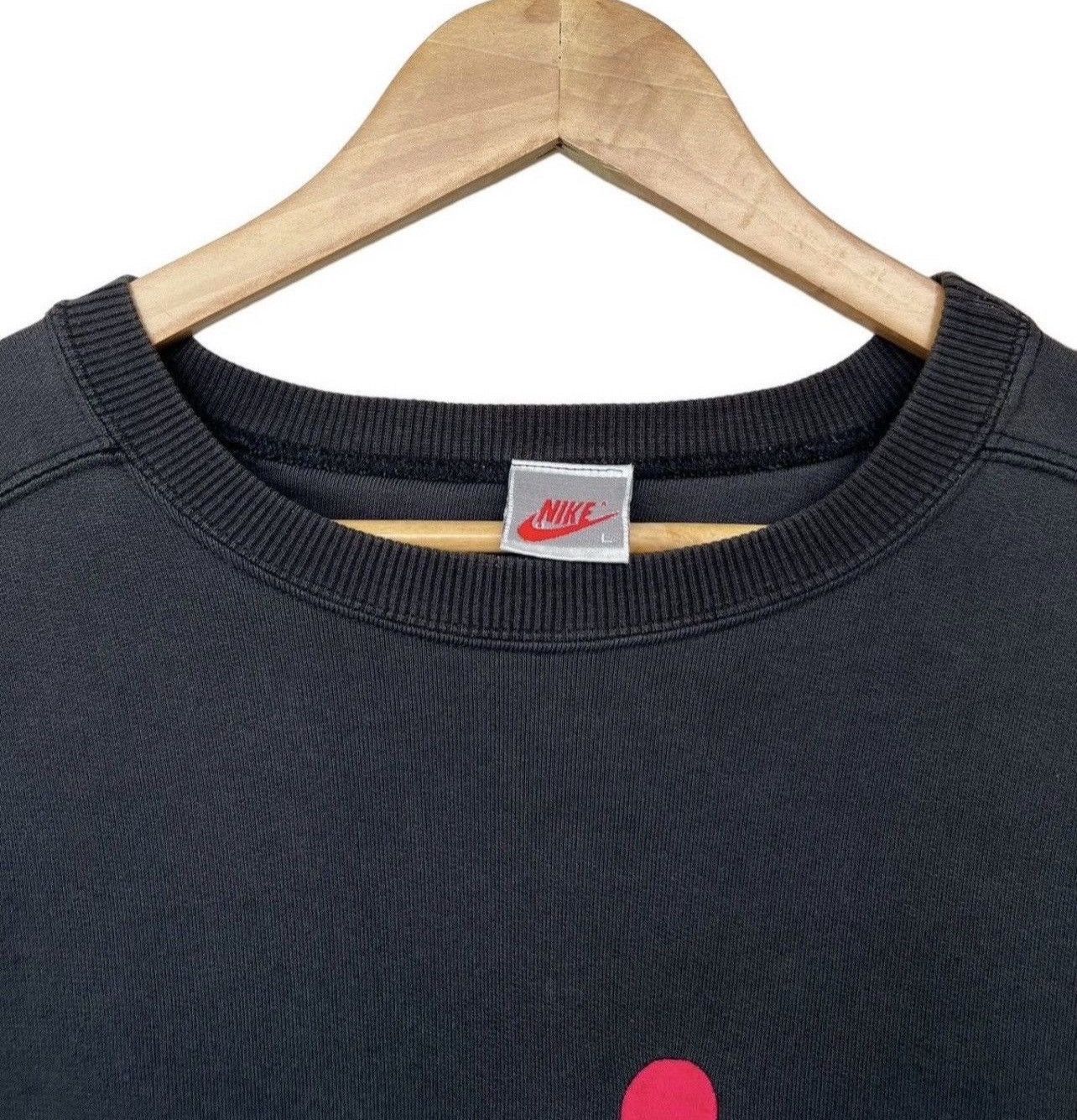 Jordan Brand × Nike × Vintage Vintage 90s Nike Air Jordan Embroidered Bulls Sweatshirt Size US L / EU 52-54 / 3 - 6 Thumbnail