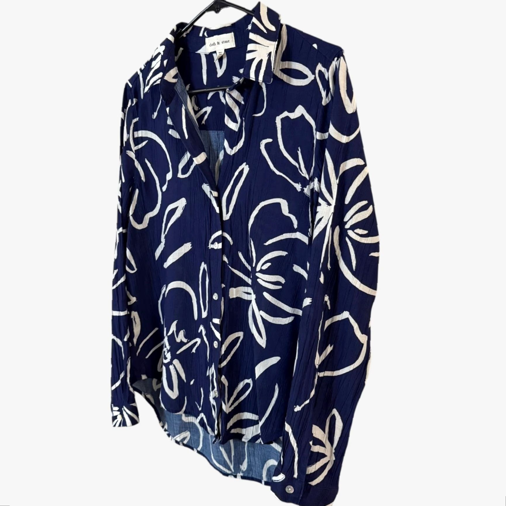 Anthropologie Cloth & Stone Anthropologie Floral Button-Up Shirt Blouse Blue Women's Medium Size M / US 6-8 / IT 42-44 - 2 Thumbnail