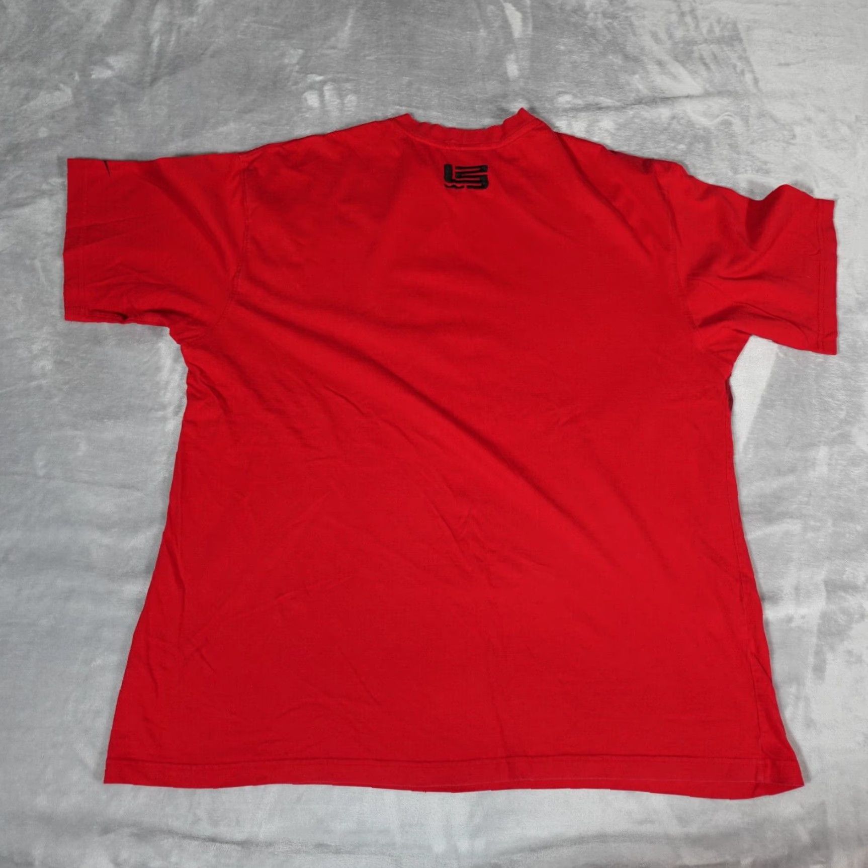 Nike VINTAGE Nike LeBron James Big Face T-Shirt Mens XL Oversized Graphic Print Red 2000s Retro NBA Basketball Size US XL / EU 56 / 4 - 5 Thumbnail