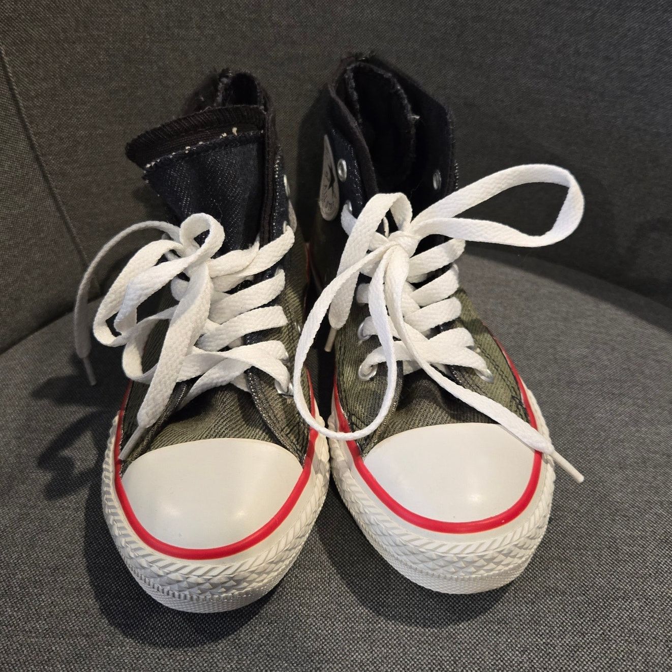 Converse Converse Junior ChuckTaylor Zip Back HiTop 6Y Sneaker sz 12 Size US 12 / IT 42 - 2 Thumbnail