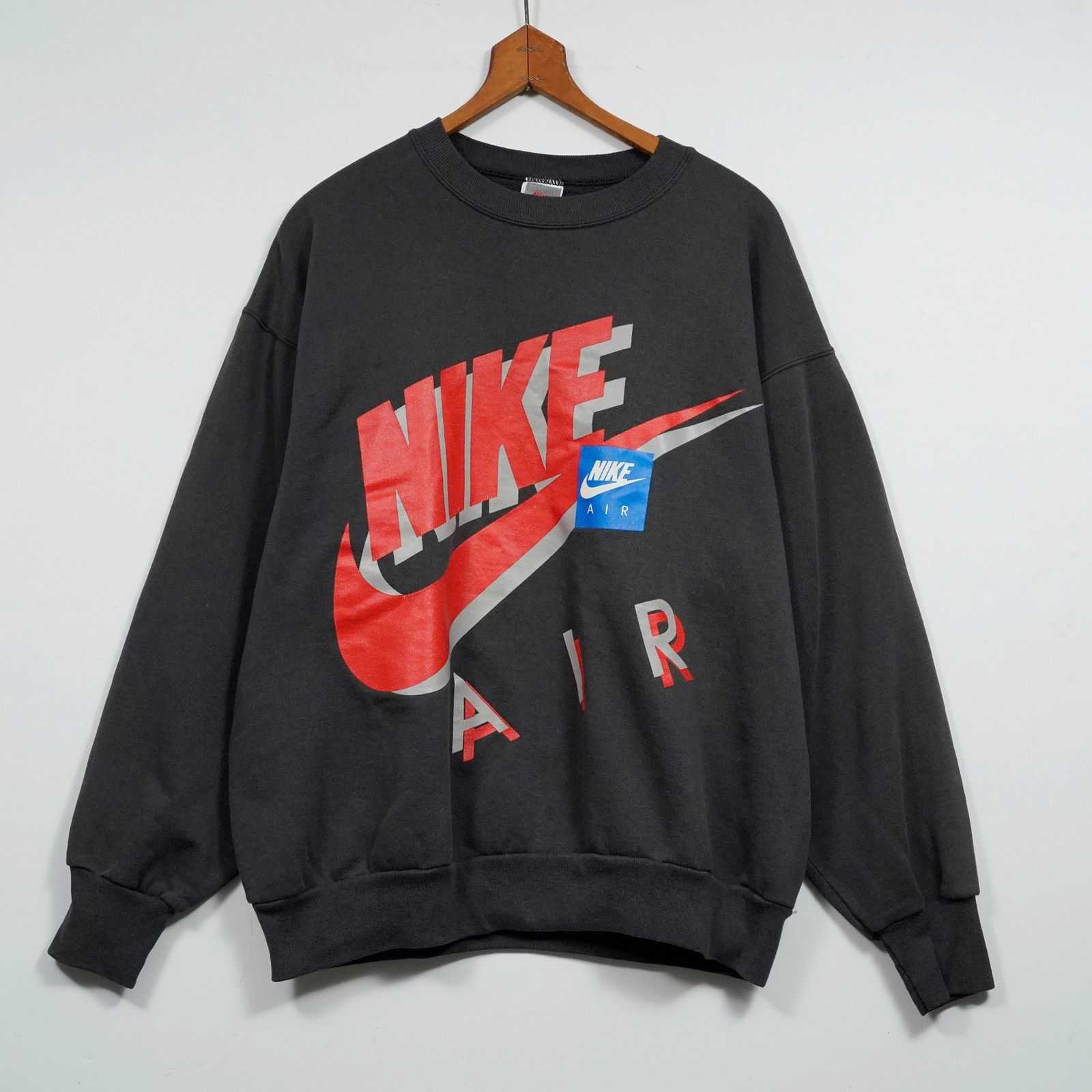 Nike Vintage 90s Nike Air Crewneck Sweatshirt Size L Black Rare Size US L / EU 52-54 / 3 - 1 Thumbnail