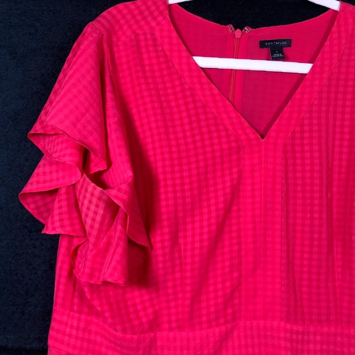 Ann Taylor Ann Taylor Blouse Red V-Neck Short Sleeve Lined Zip Back Large Women’s Size L / US 10 / IT 46 - 4 Thumbnail