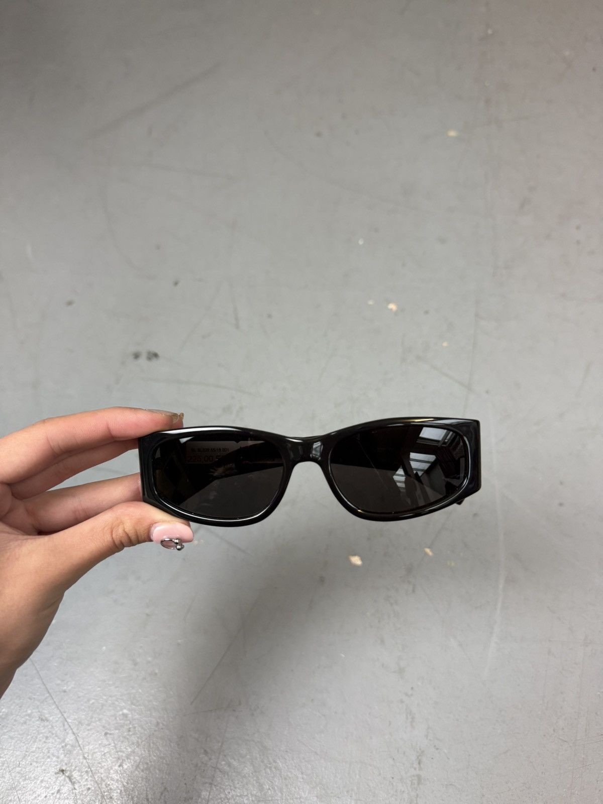 Saint Laurent Paris Saint Laurent Black Sunglasses Size ONE SIZE - 1 Thumbnail