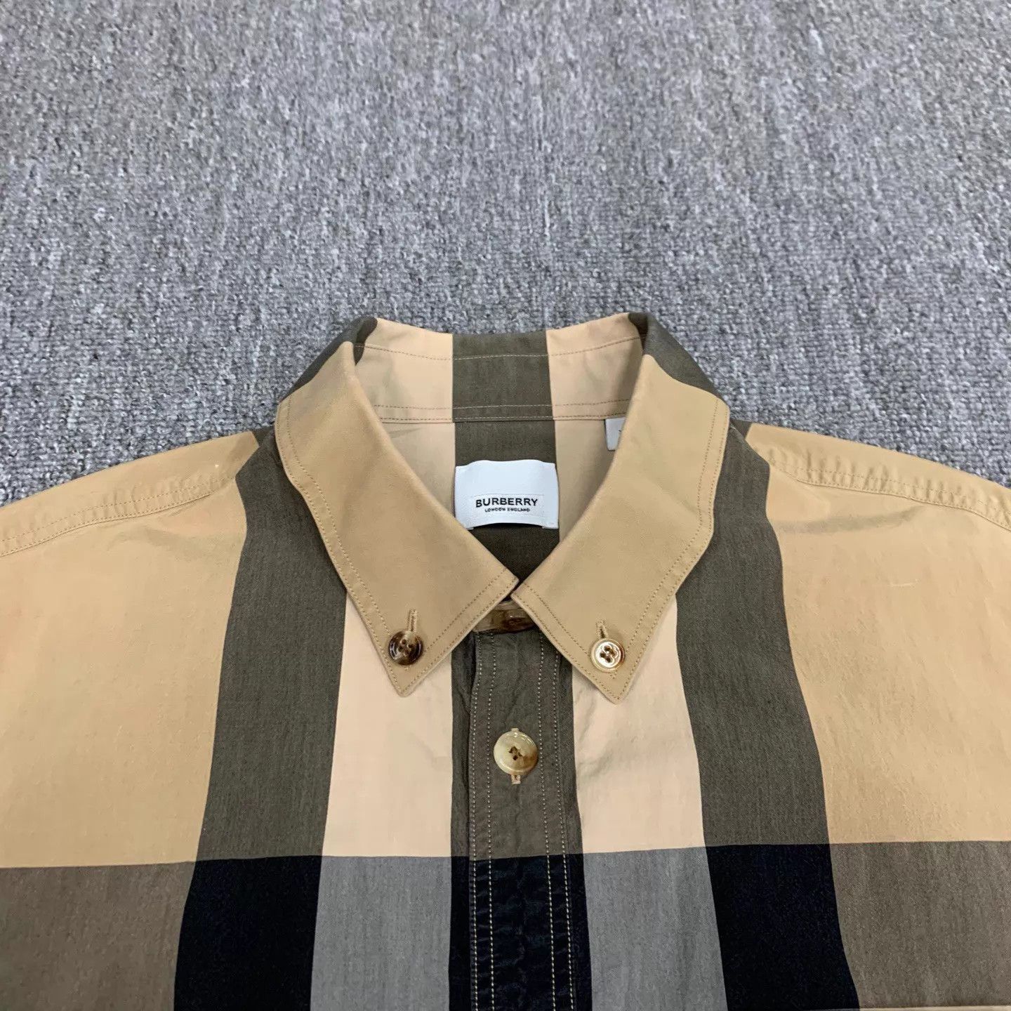 Burberry Burberry Check Short-Sleeve Shirt XL 98 New Size US XL / EU 56 / 4 - 9 Thumbnail