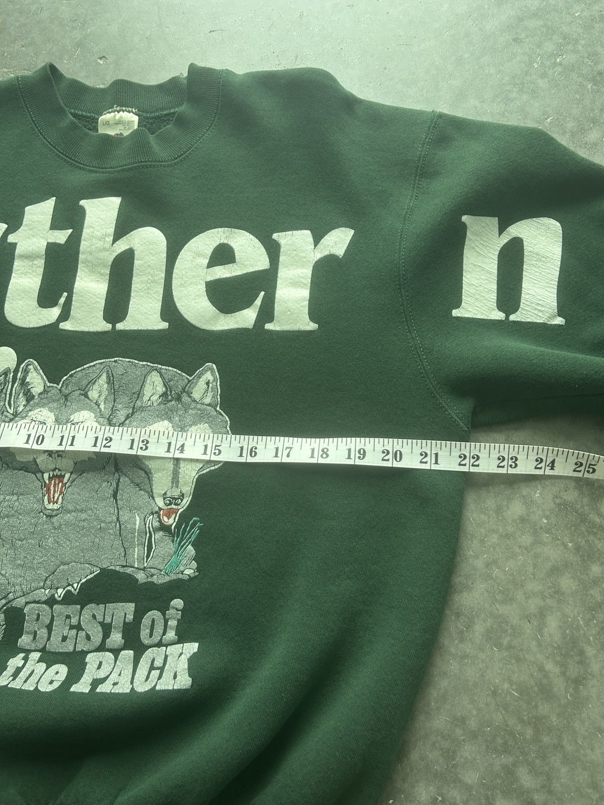 Fruit Of The Loom × Vintage Vintage 90s Northern Wolf Sweatshirt Size US L / EU 52-54 / 3 - 6 Thumbnail