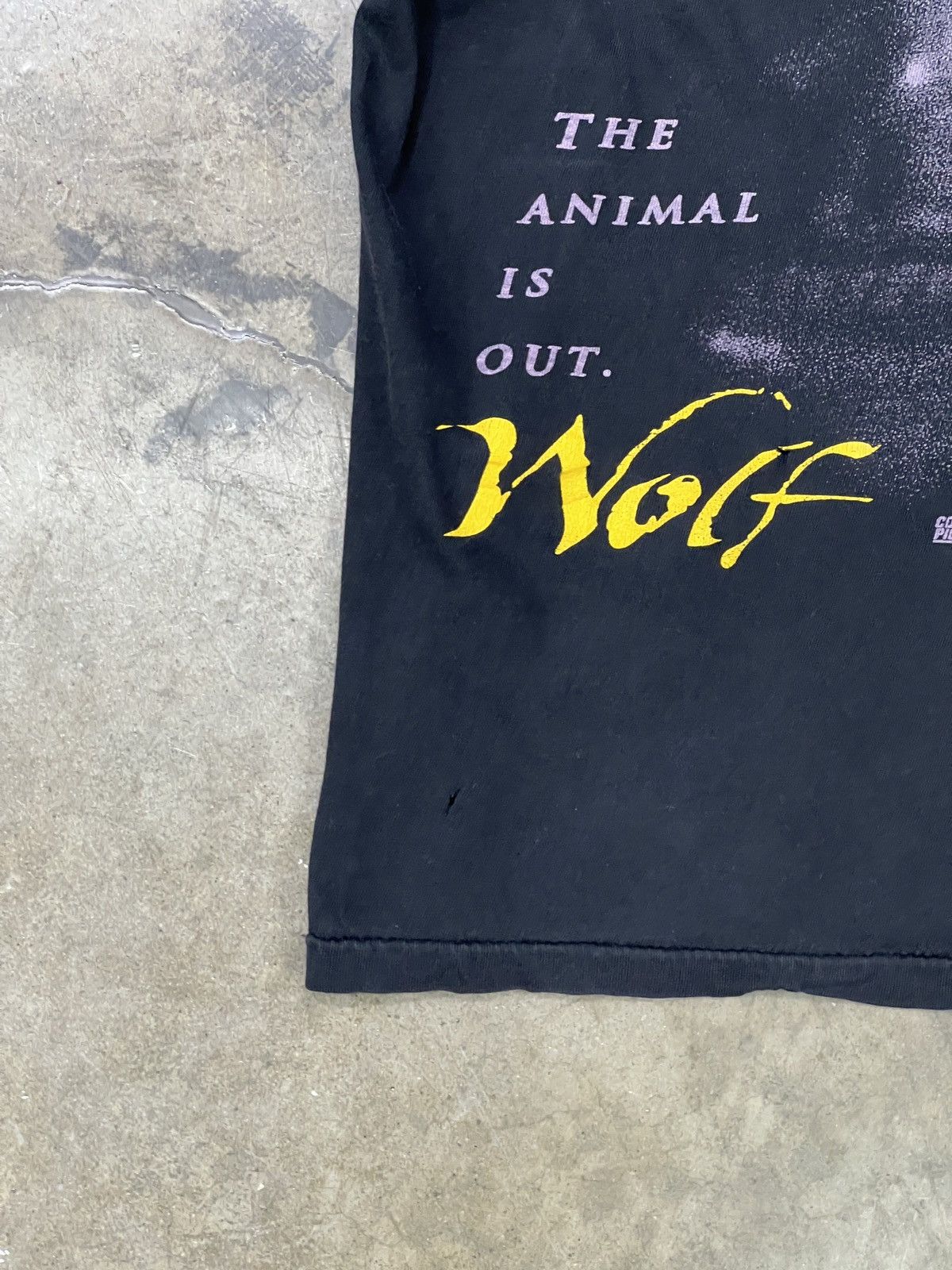 Vintage Vintage 1994 Wolf Movie The Animal Is Out Tee Sz. Large Size US L / EU 52-54 / 3 - 6 Thumbnail